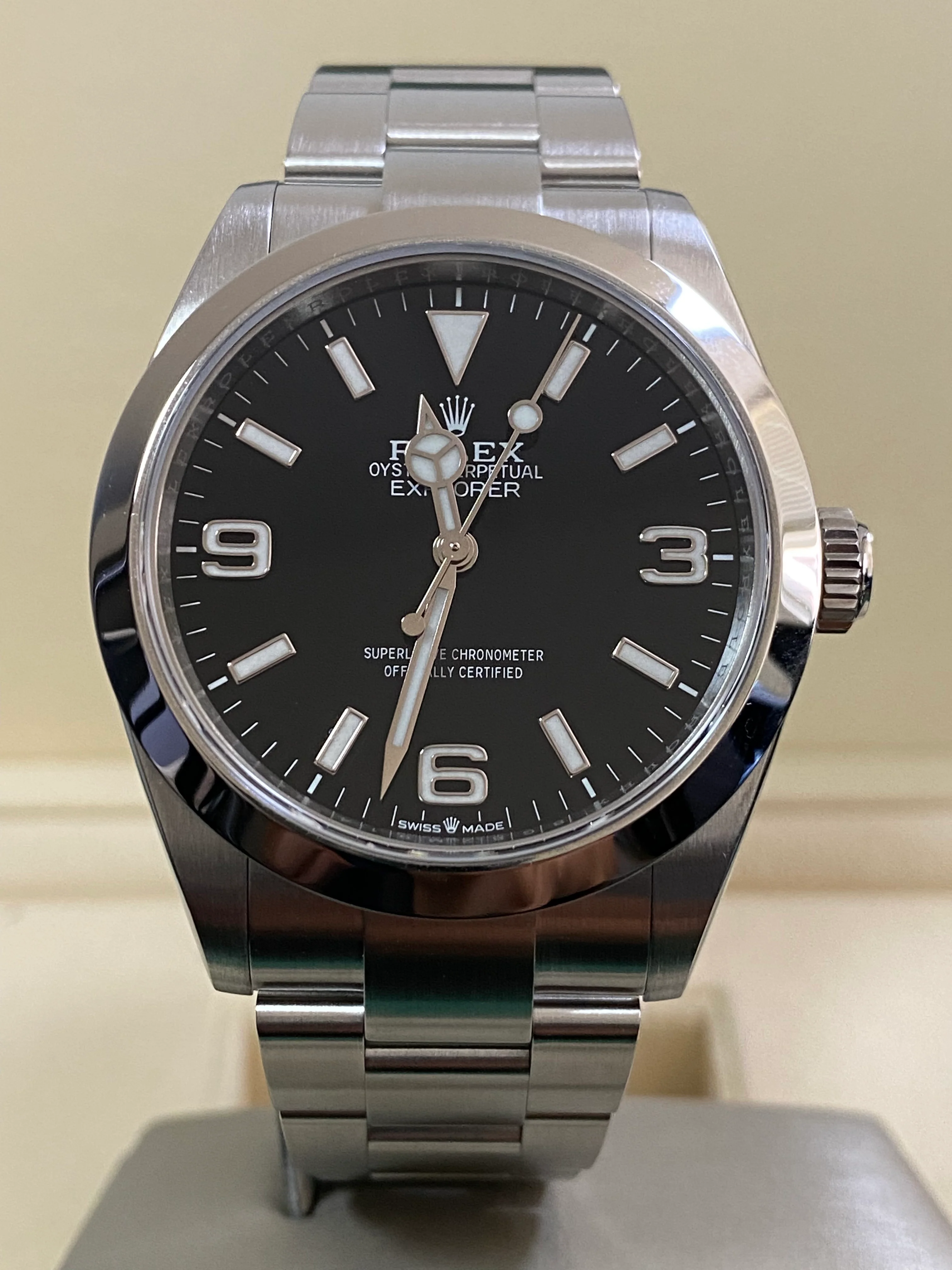 Rolex,Explorer Oyster Perpetual Explorer 40 - 2023 - Black Dial - Smooth Bezel - 224270 *FULL SET*