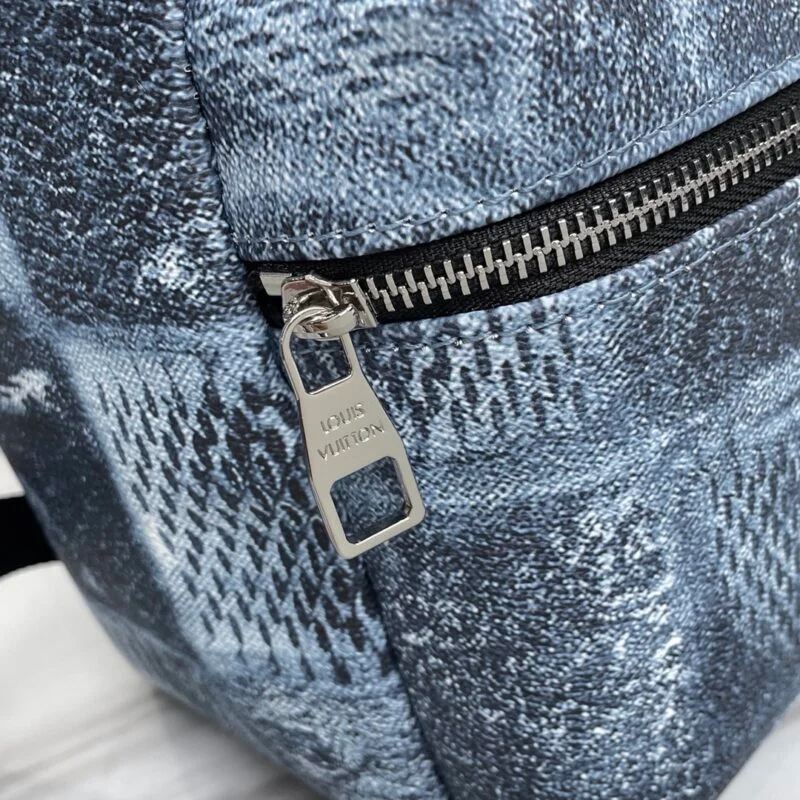 Louis Vuitton Discovery Backpack M50060