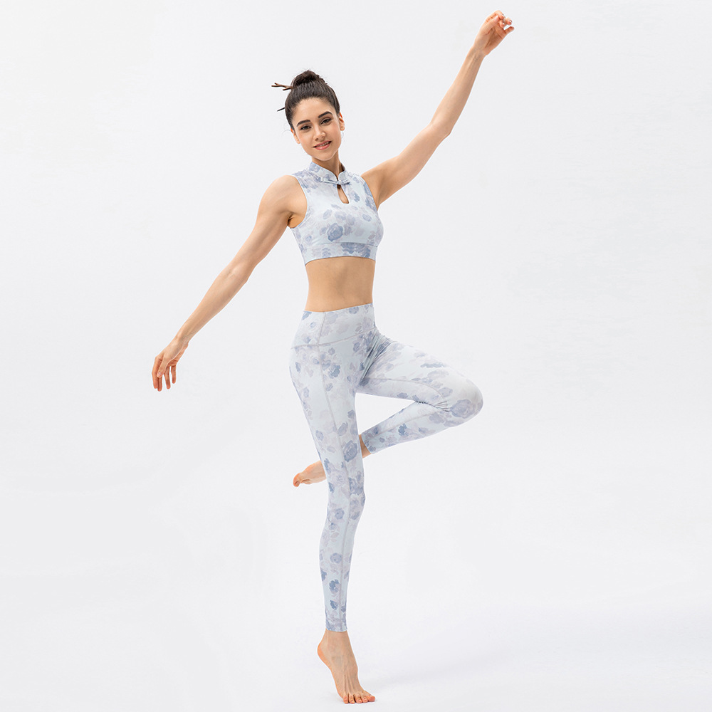Women's traditional Chinese style yoga pants, revealing and comfortable, high-waisted, hip-lifting, tight-fitting sports leggings.