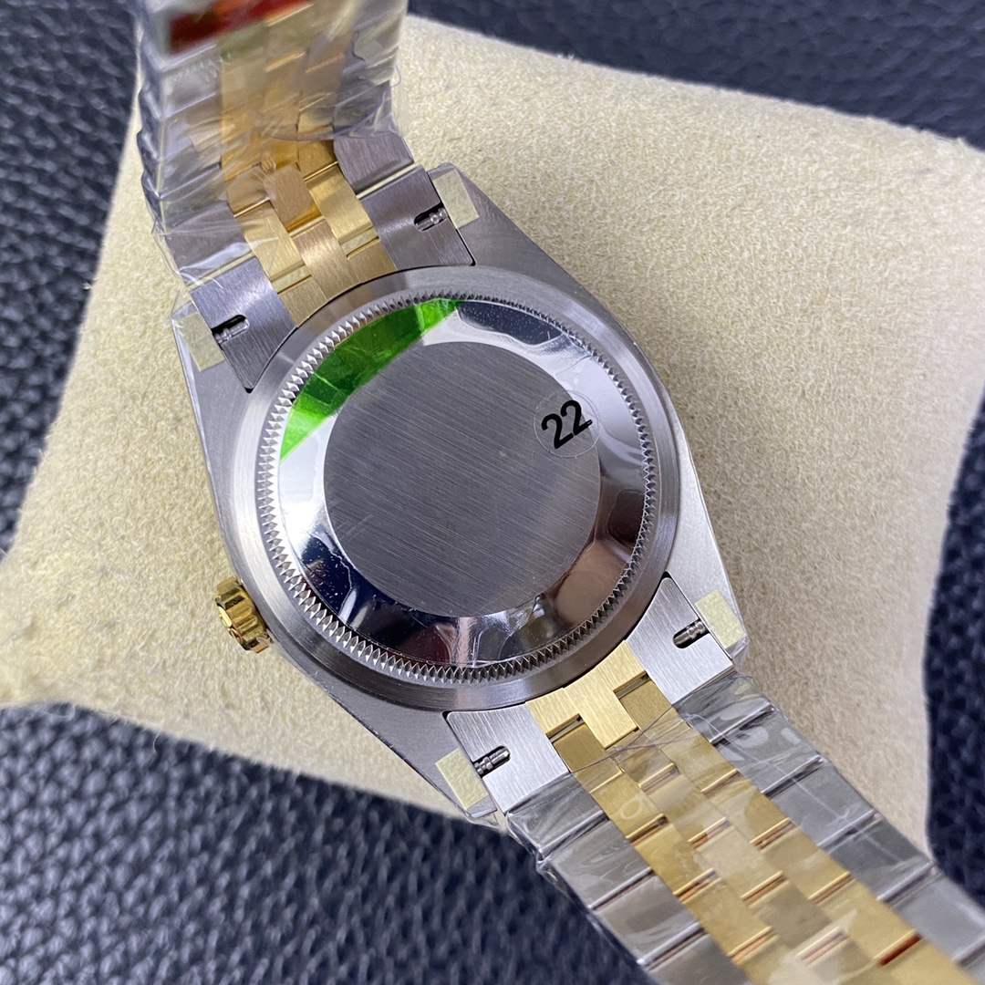 Rolex Datejust 36 126233 0045 Champagne Fluted Motif Diamond Dial