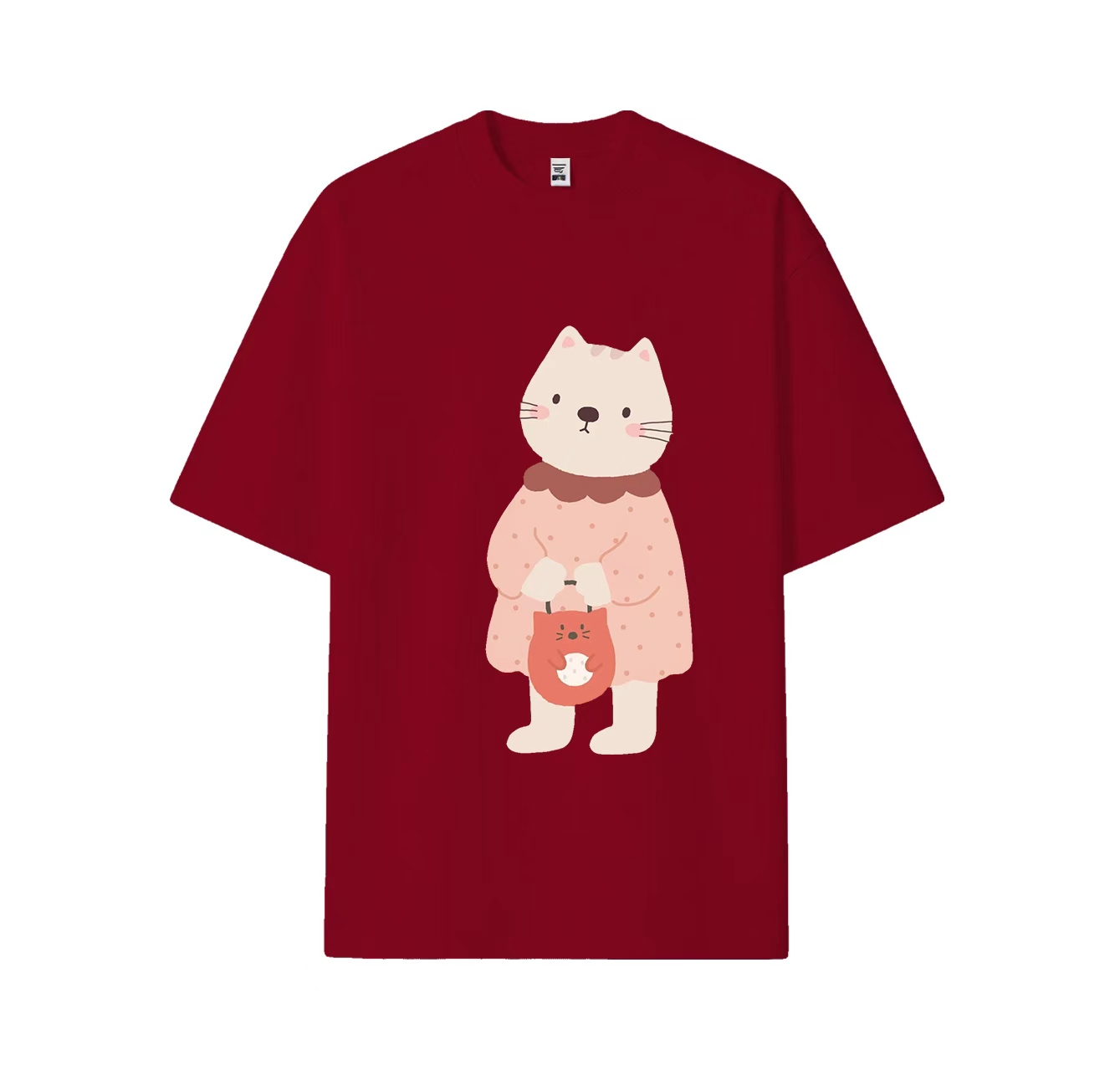 A short-sleeved shirt with a cute kitten print is a must-have item in your summer wardrobe.