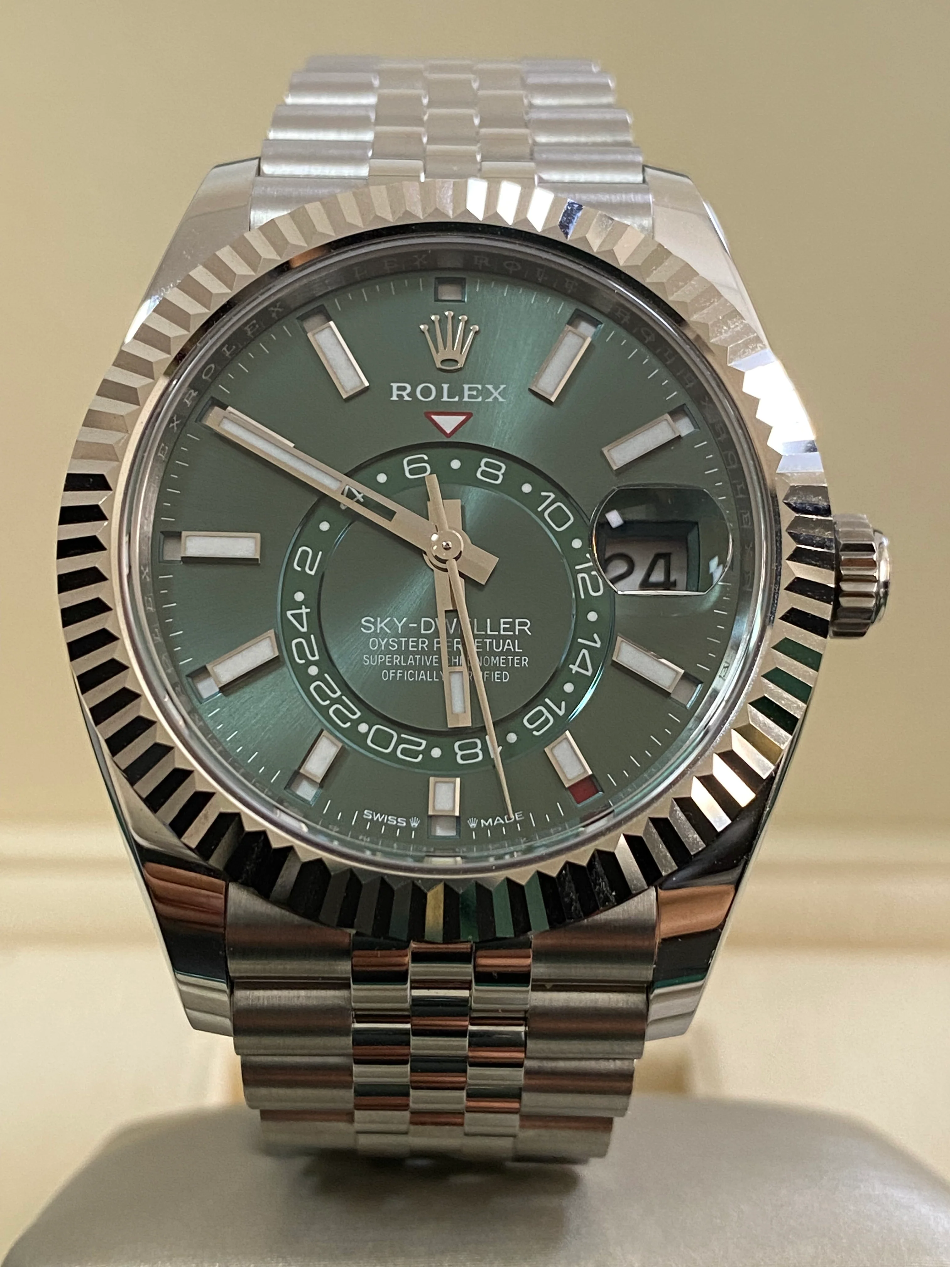 Rolex,Sky-Dweller Steel Sky-Dweller - 2024 - Mint Green Dial - Jubilee Bracelet - 336934 *FULL SET*