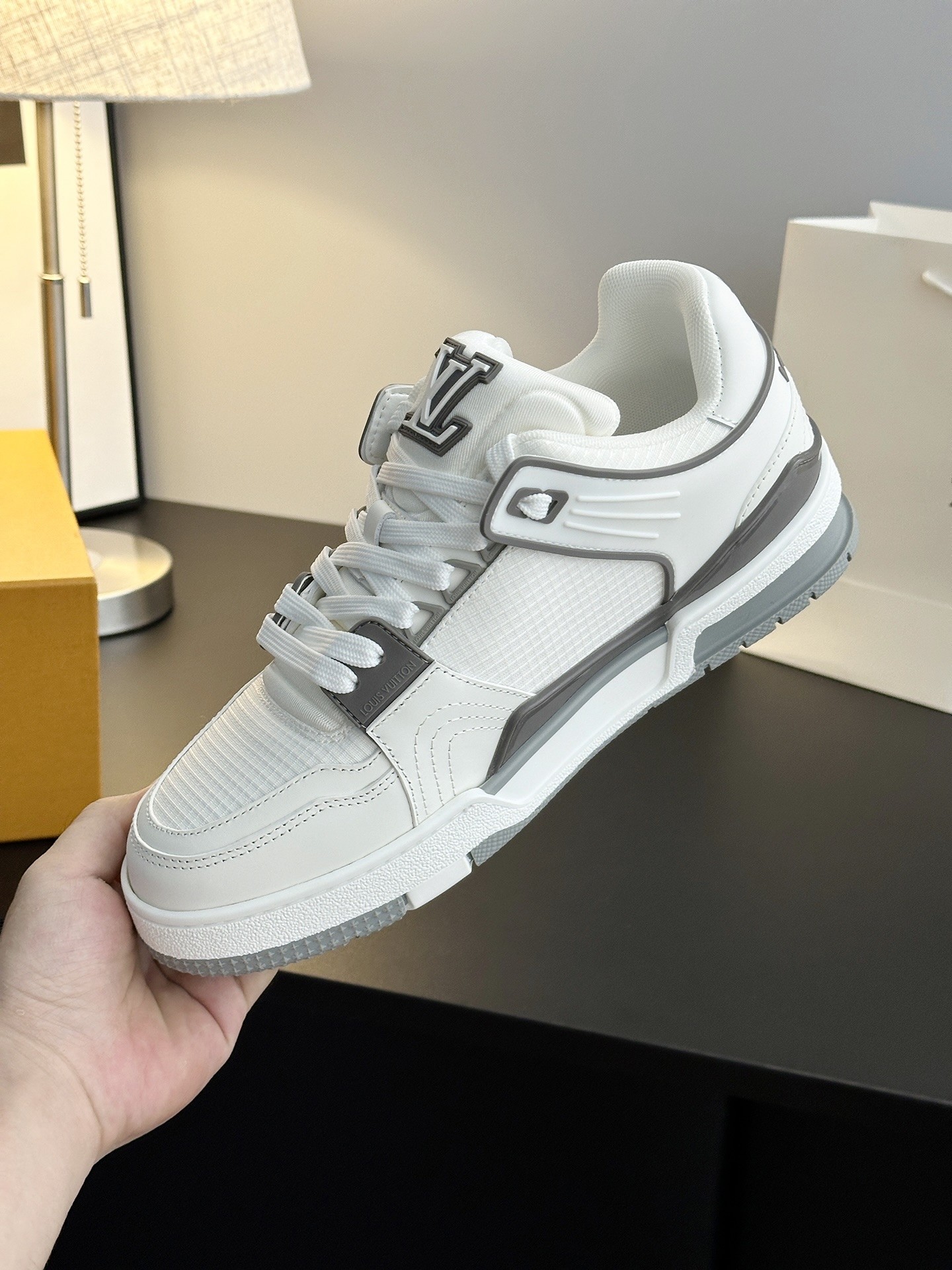 L X V SNEAKERS detail 8