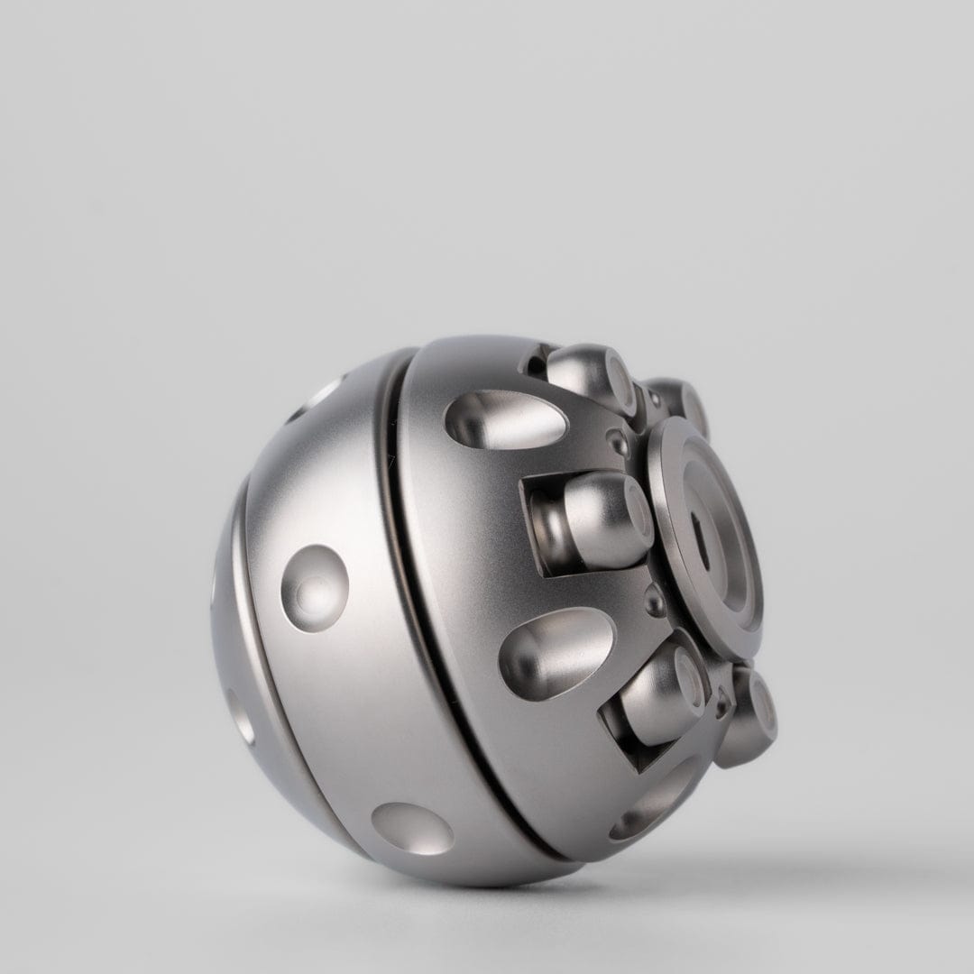 42.COSMO&MACKIE Death Star Fidget Spinner  Ratchet Coin