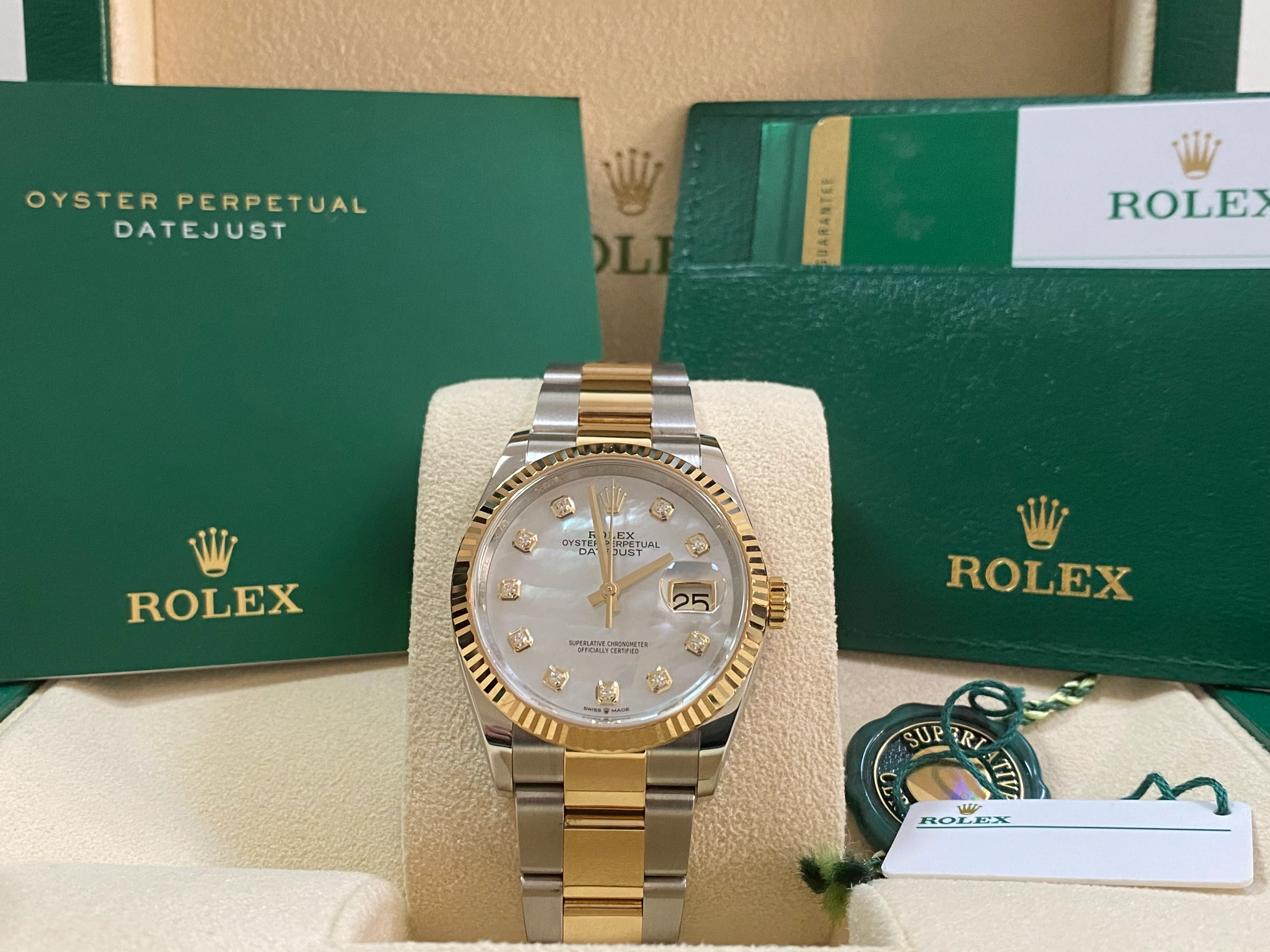 Rolex Steel and Yellow Gold Datejust 36 - 2019 - Fluted Bezel - Mother of Pearl Diamond Dial - Oyster Bracelet - 126233