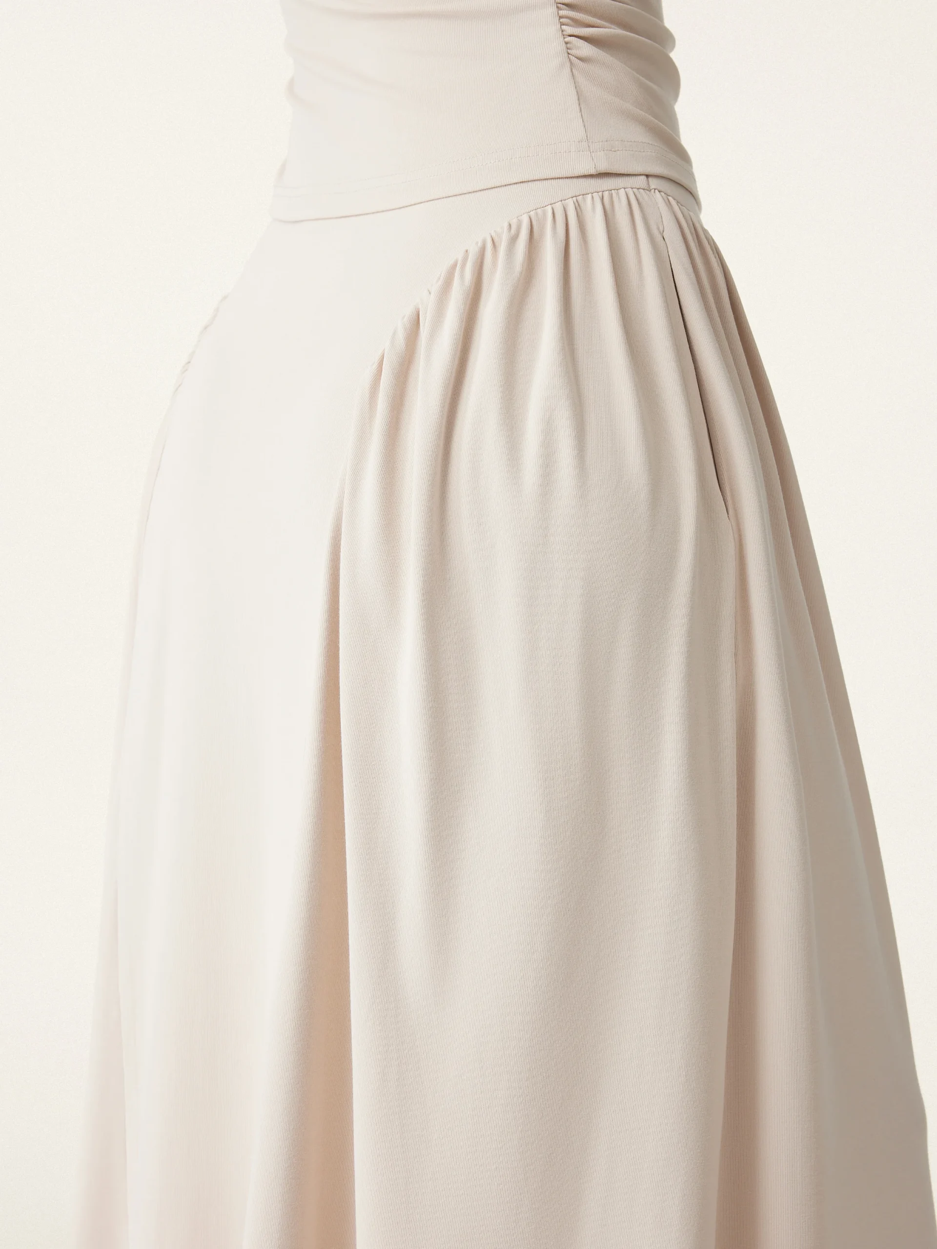 Curved Gathering Flared Midi Skirt with Pockets