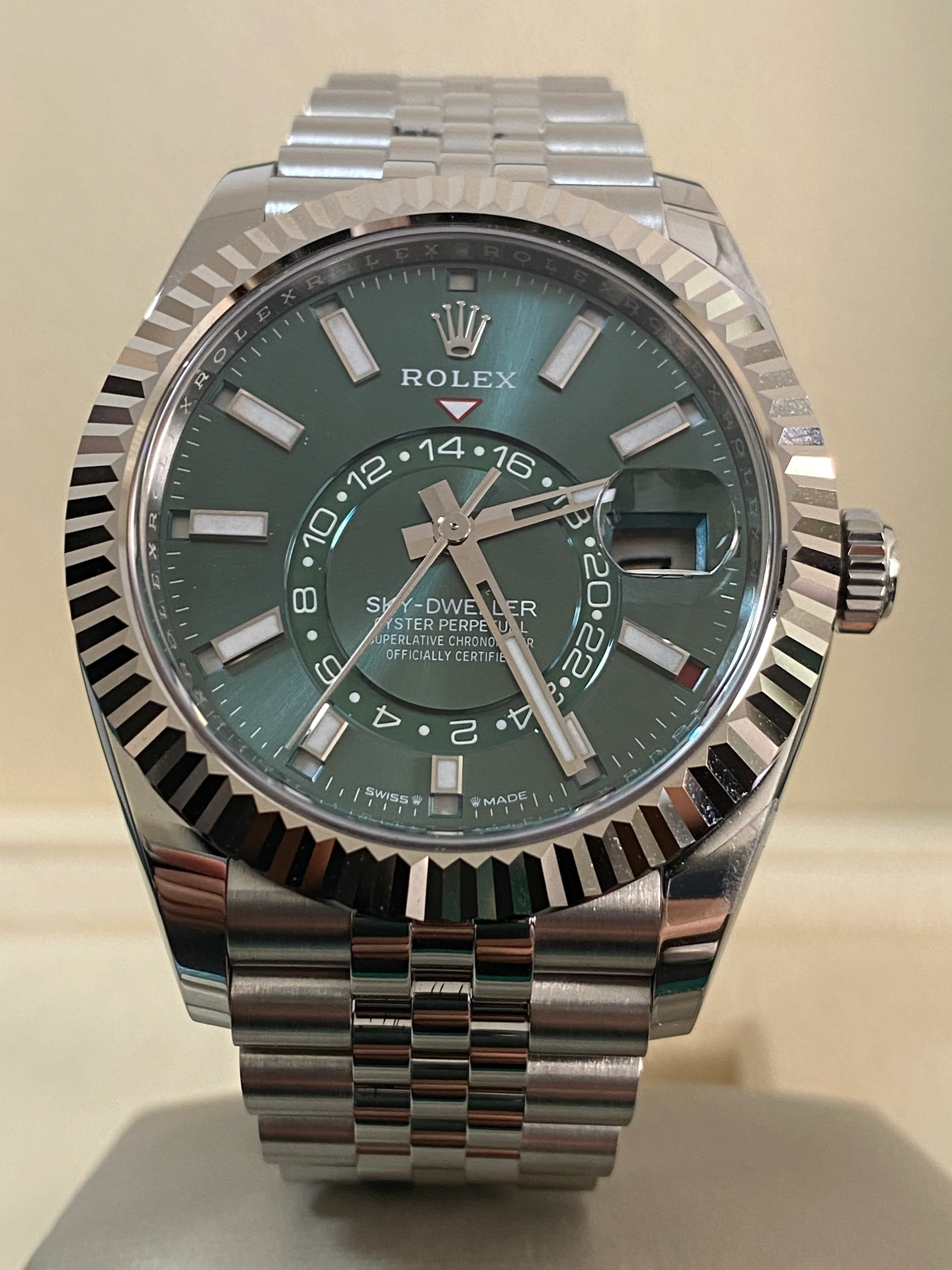 Rolex,Sky-Dweller Steel Sky-Dweller - 2024 - Mint Green Dial - Jubilee Bracelet - 336934 *FULL SET*