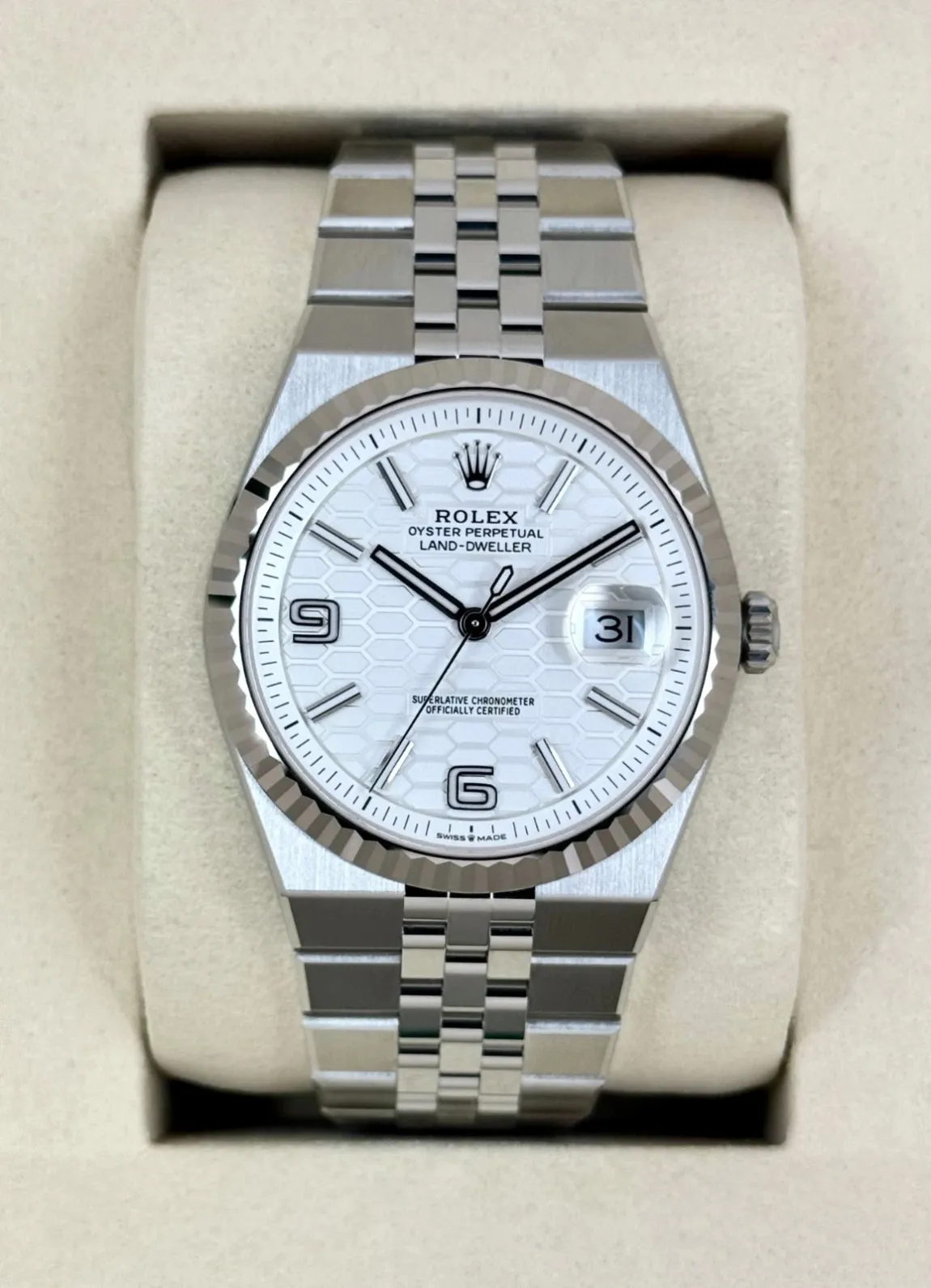 Rolex Land-Dweller 40 Oyster, 40 mm, Oystersteel and white gold M127334-0001