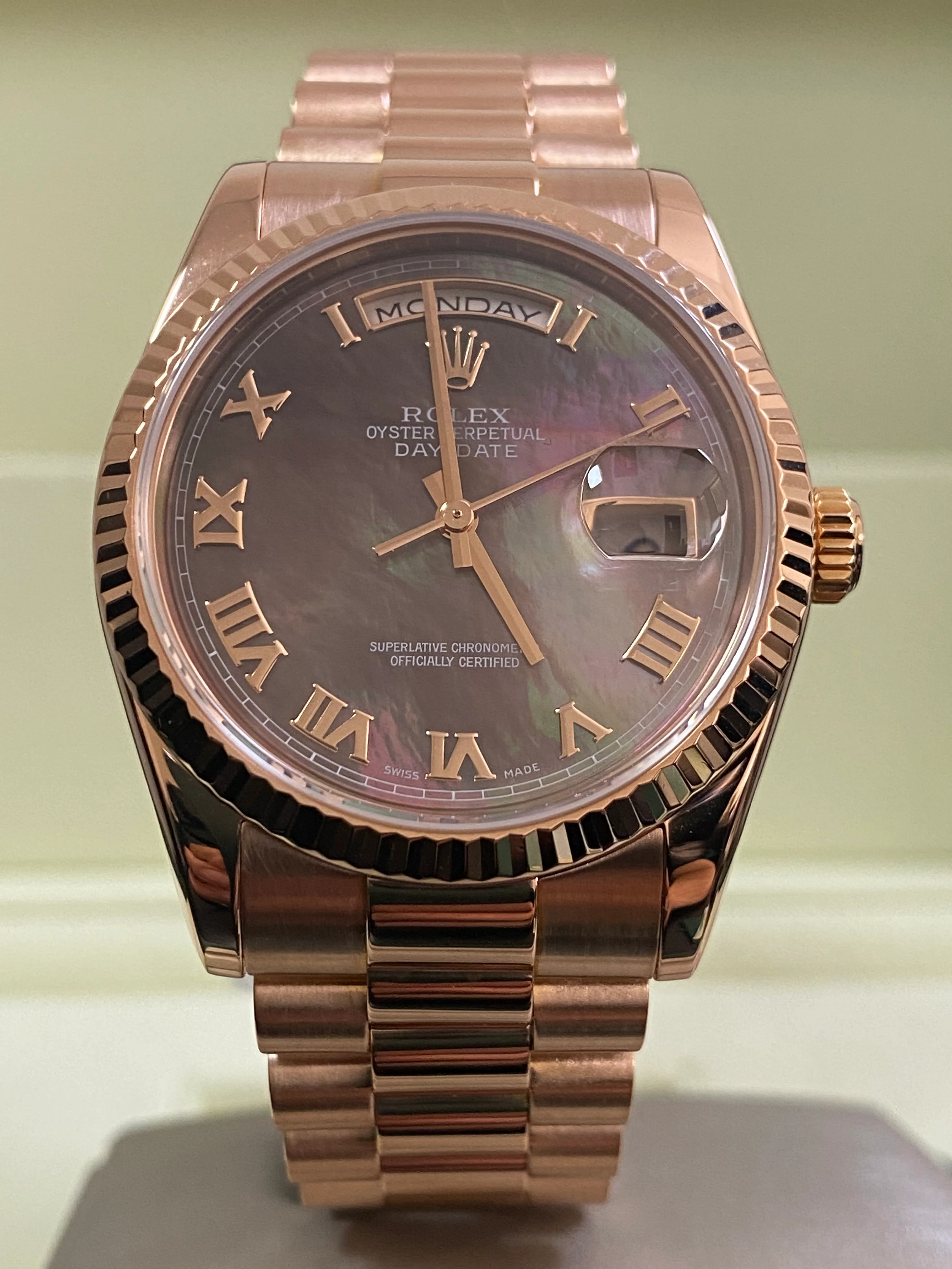 Rolex Everose Gold Day-Date 36 - D serial - Fluted Bezel - Tahitian Mother of Pearl Roman Dial - President Bracelet - 118235