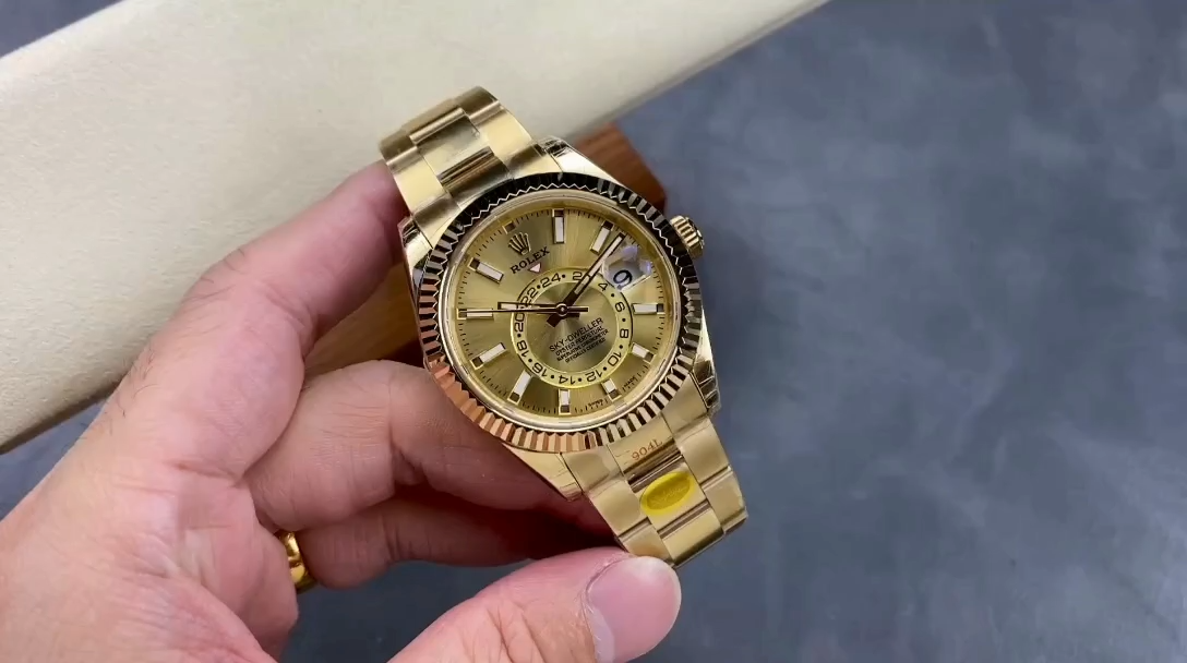 Rolex Sky Dweller 42mm Yellow Gold Champagne Dial m336938 0001 Men's Replica Watch