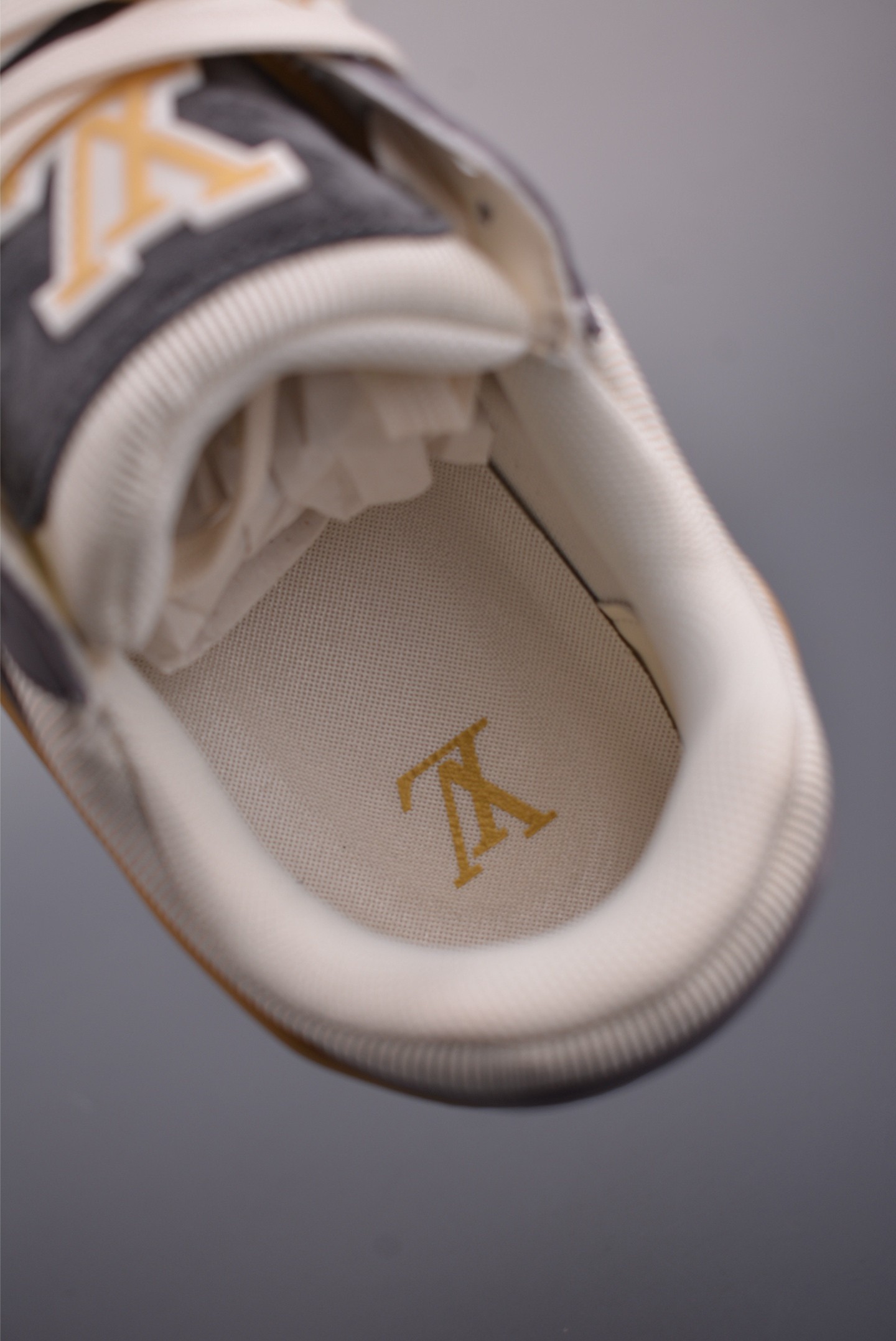 L X V Trainer SNEAKERS detail 9