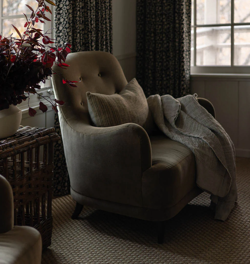 Rui Armchair
