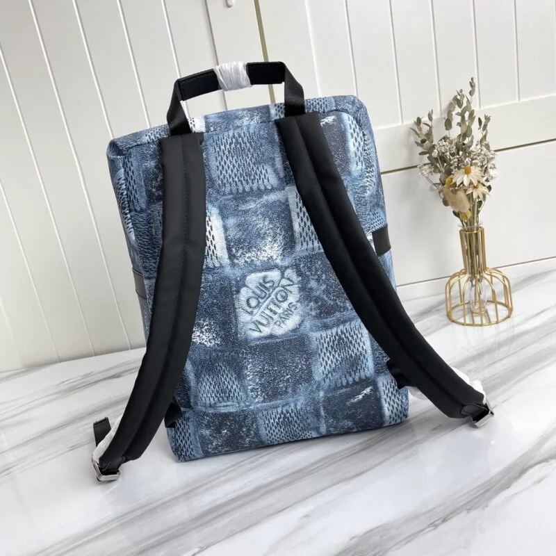 Louis Vuitton Discovery Backpack M50060