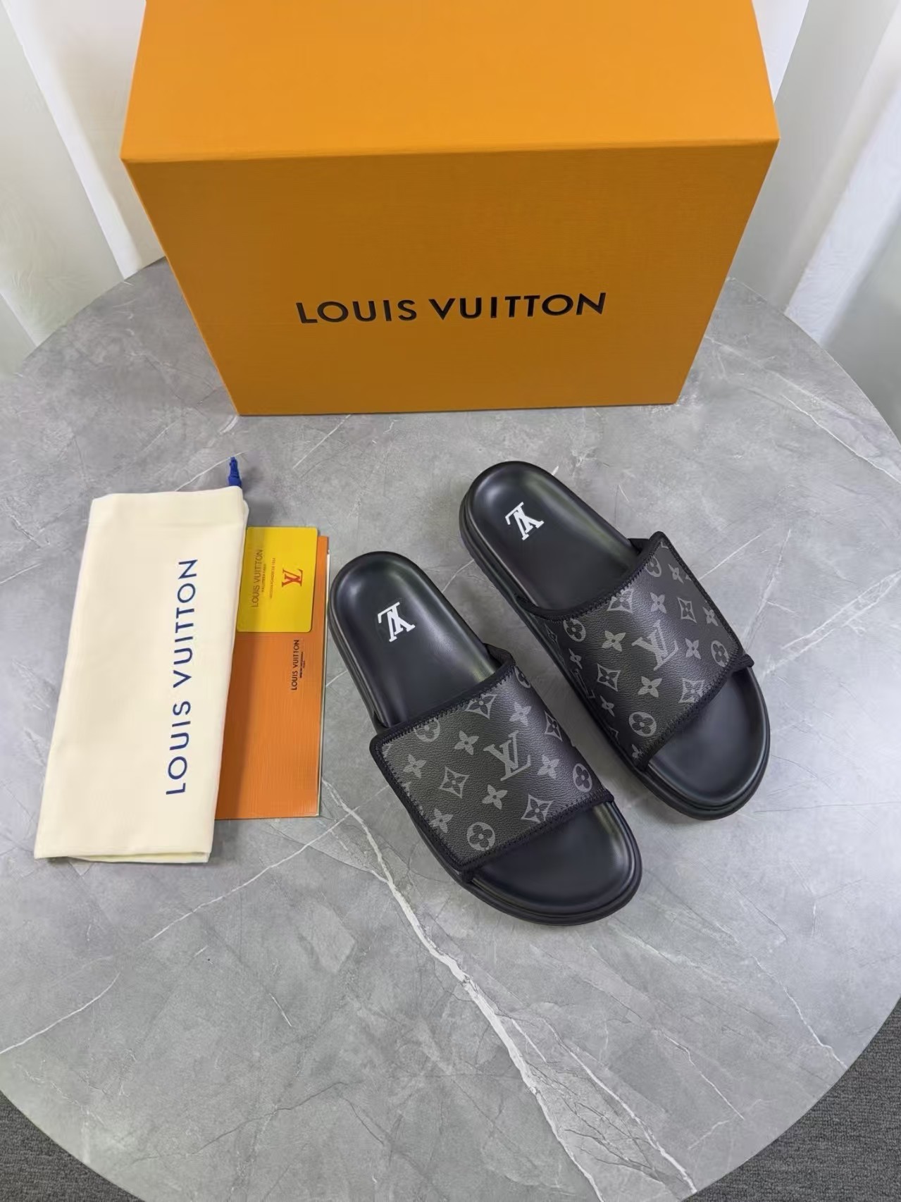 L X V SLIPPERS(Multiple colors) detail 15