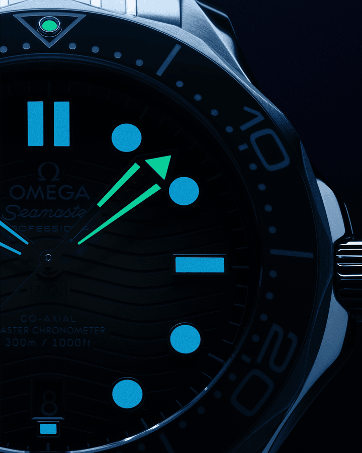 Omega Seamaster Series 300m diving watch 42mm, stainless steel case with rubber strap