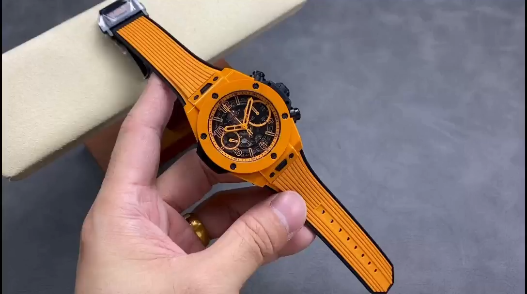 Hublot Big Bang Unico Orange Ceramic 42mm 441.CU.5910.RX