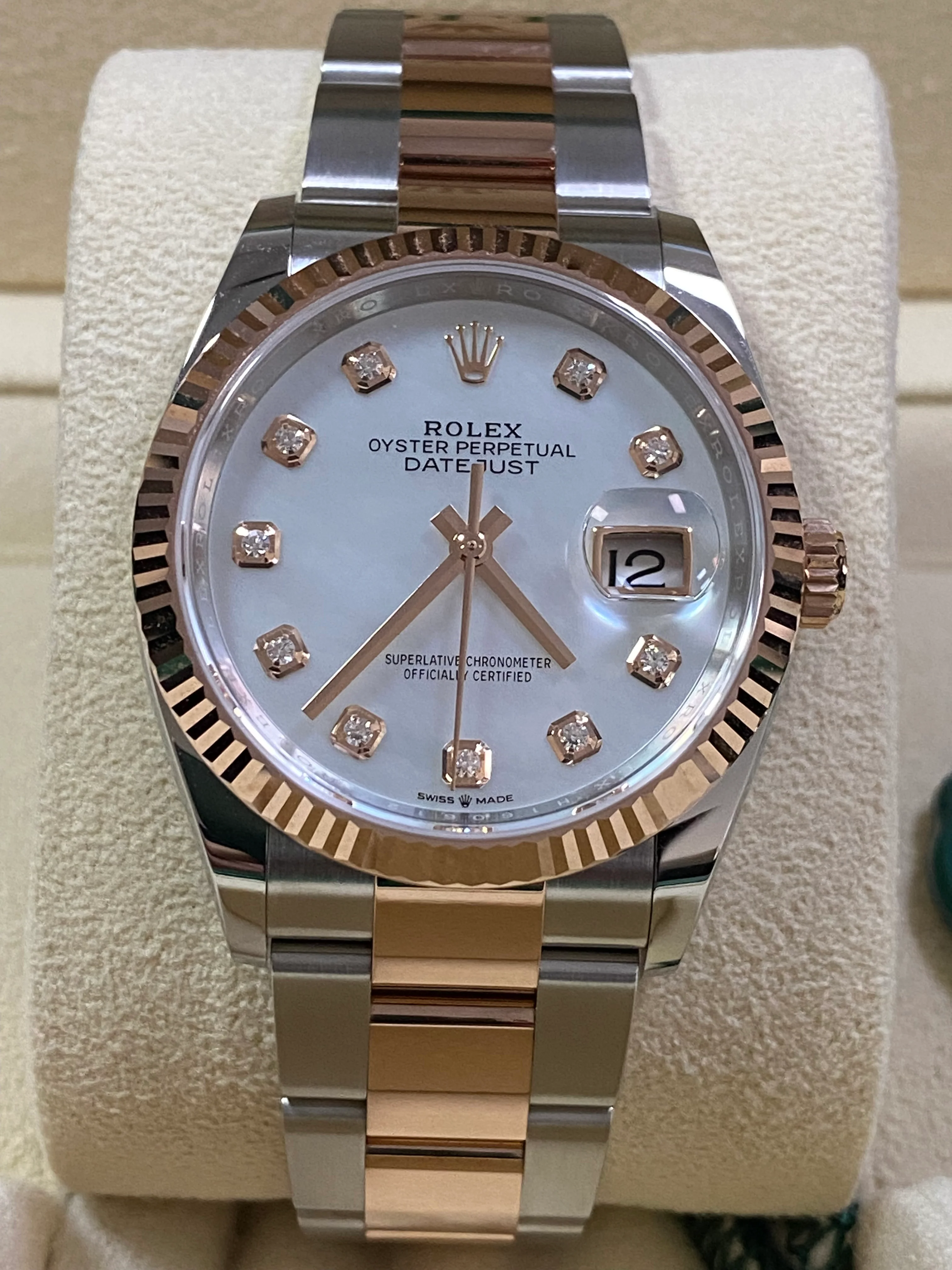 Rolex Steel and Everose Gold Datejust 36 - 2022 - Fluted Bezel - White Mother-Of-Pearl Diamond Dial - Oyster Bracelet - 126231 FULL SET