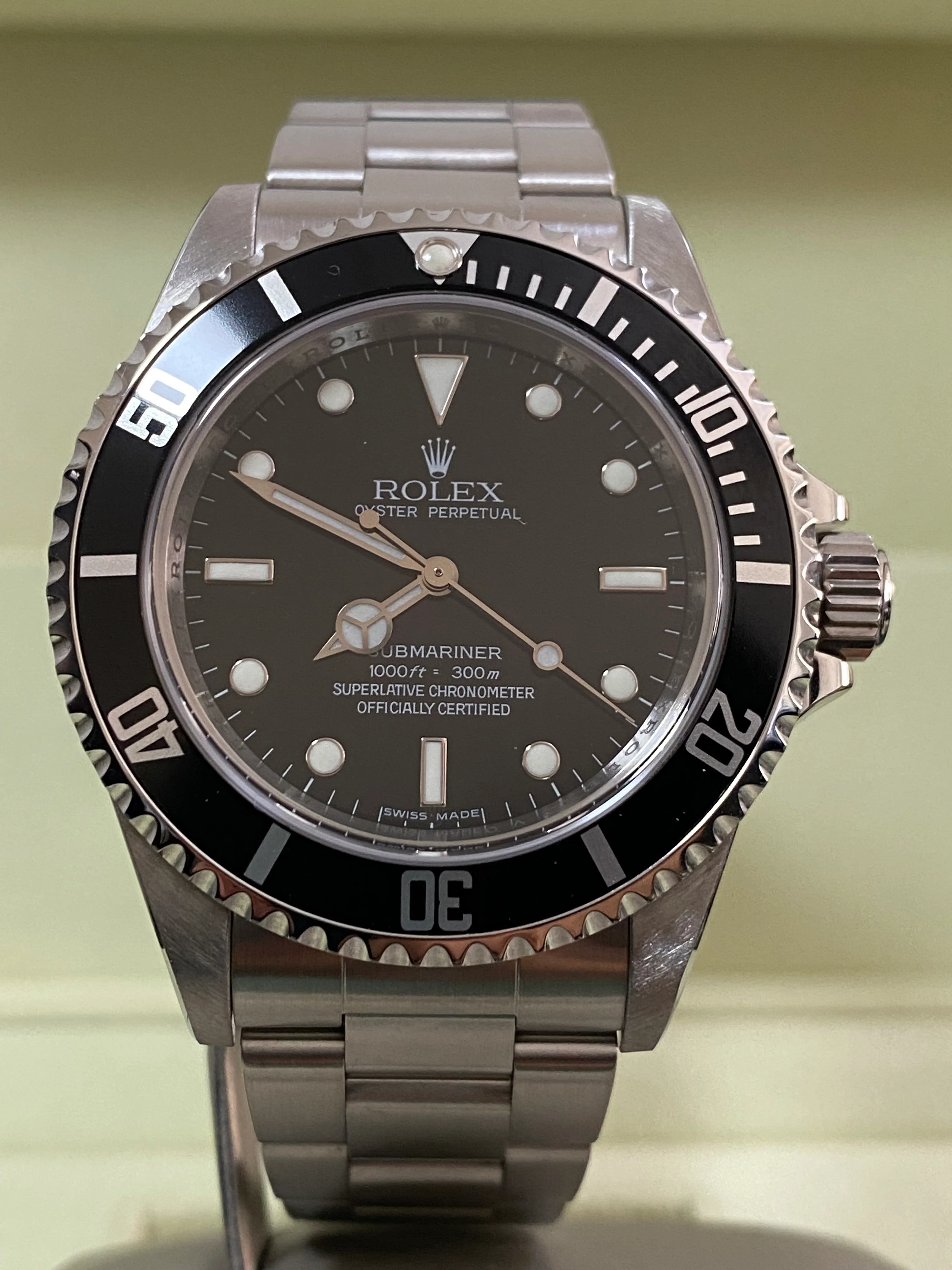 Rolex,Submariner Steel No Date Submariner - V serial - Pre Ceramic Bezel - Black Dial - 14060M *FULL SET*