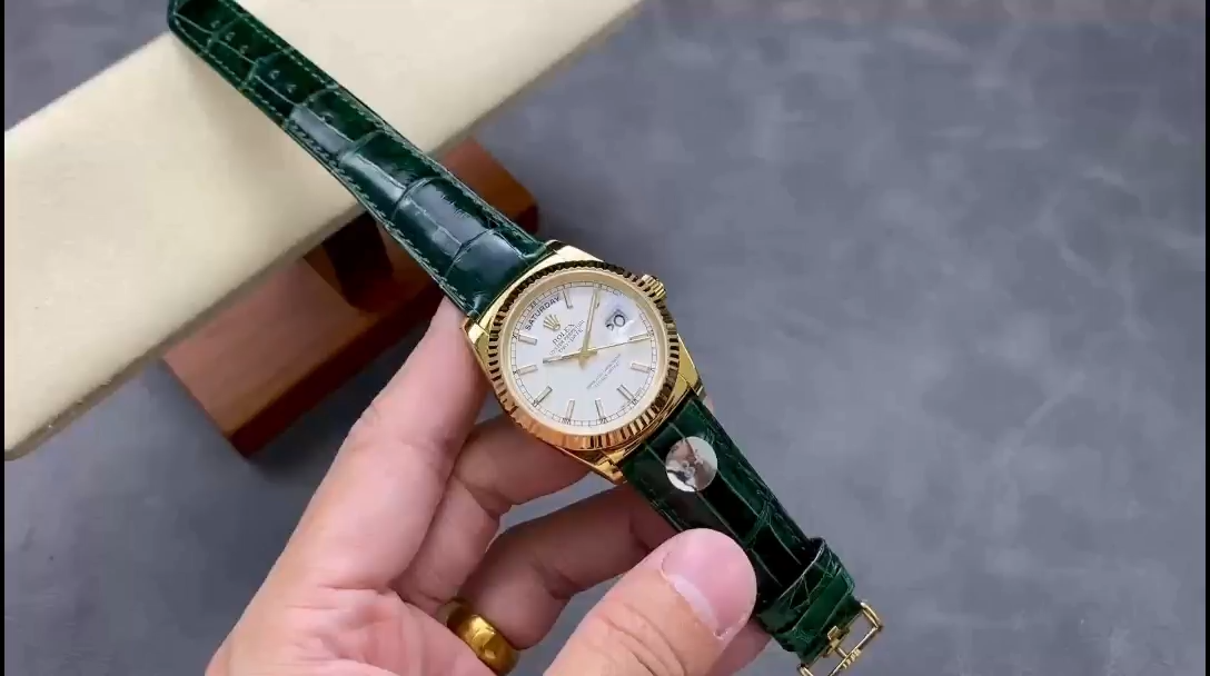 Rolex Day Date 36 White Dial 118135 0123 Green Leather Watch