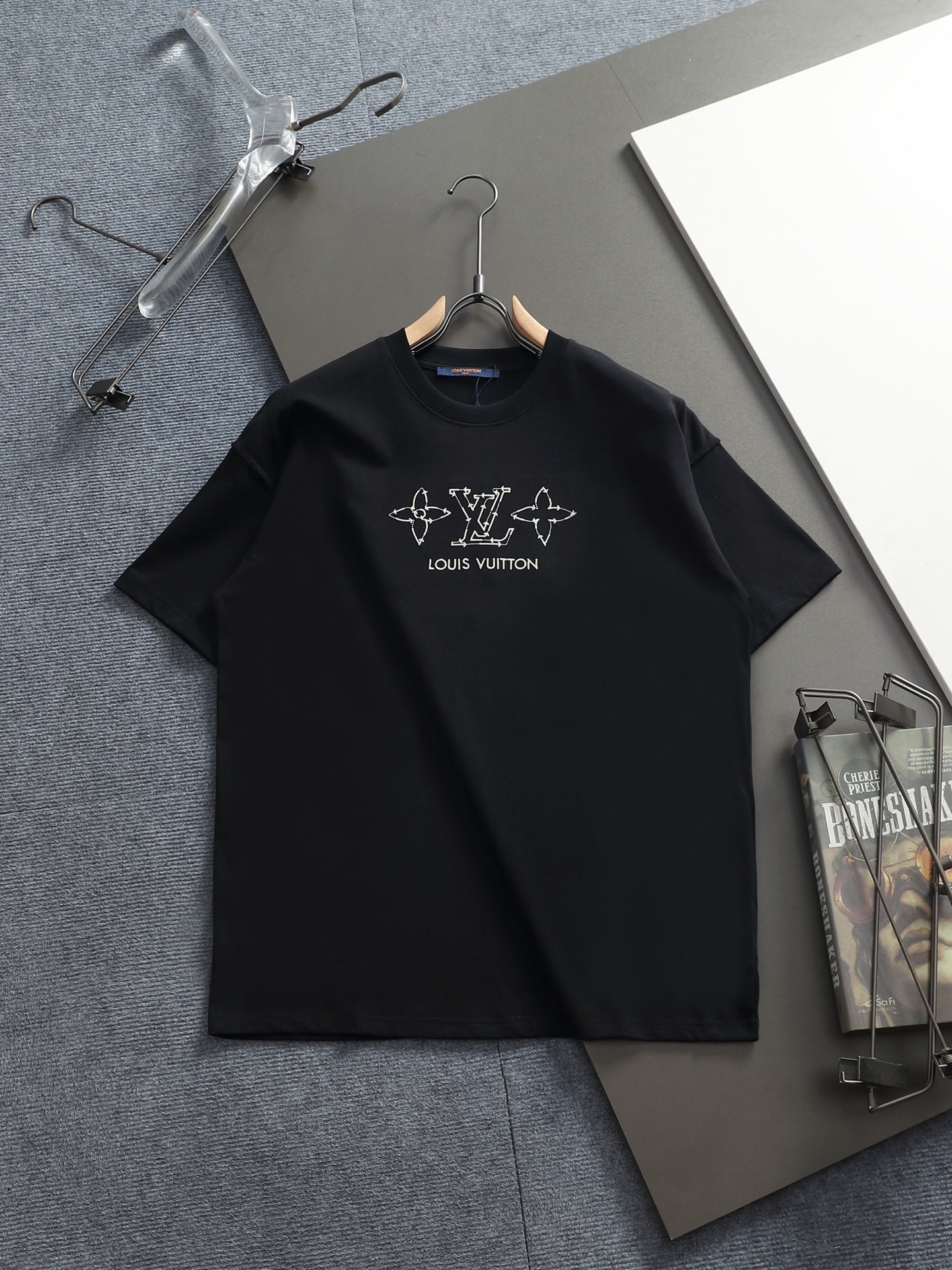 L X V T-shirt