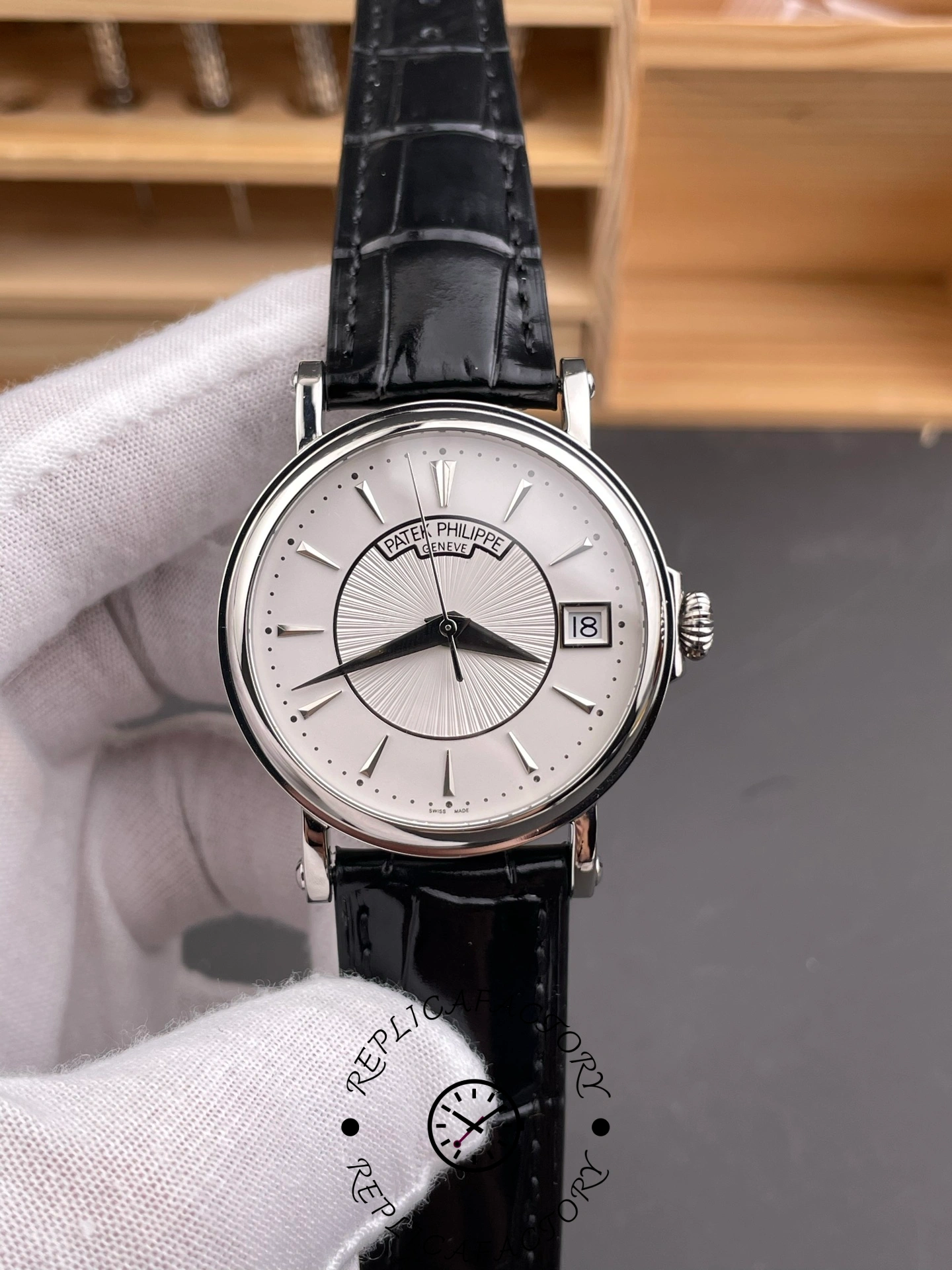 Patek Philippe Calatrava 5153G-001 Guillouche Dial 38mm