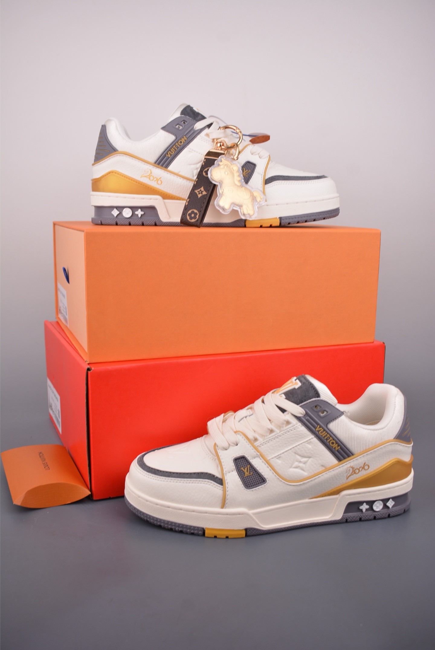 L X V Trainer SNEAKERS detail 5