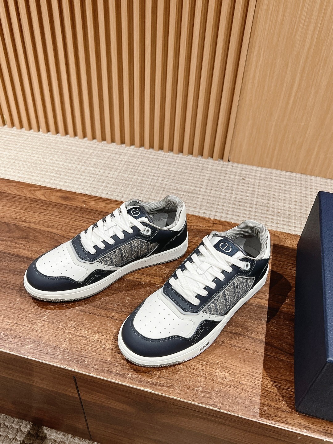 DR B27 sneaker