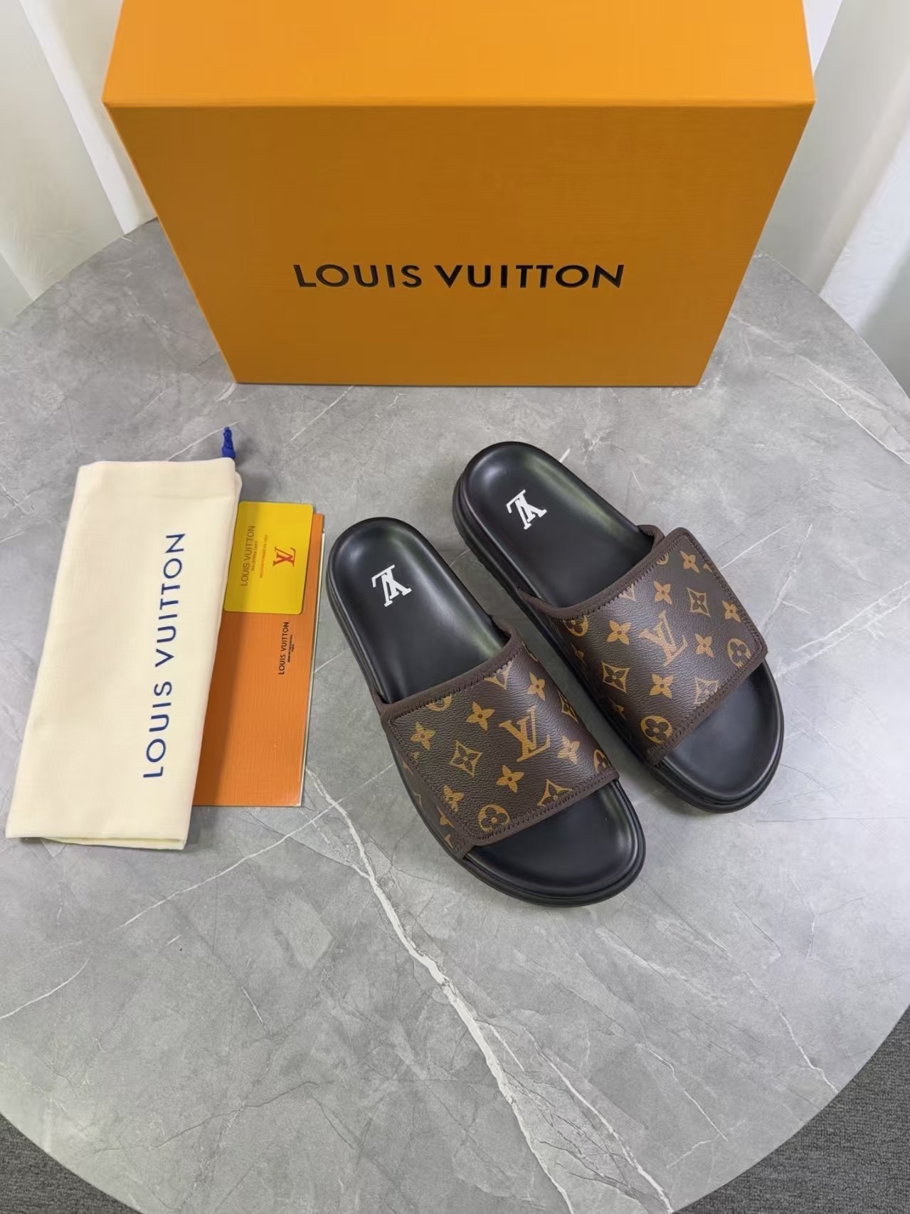 L X V SLIPPERS(Multiple colors) detail 24