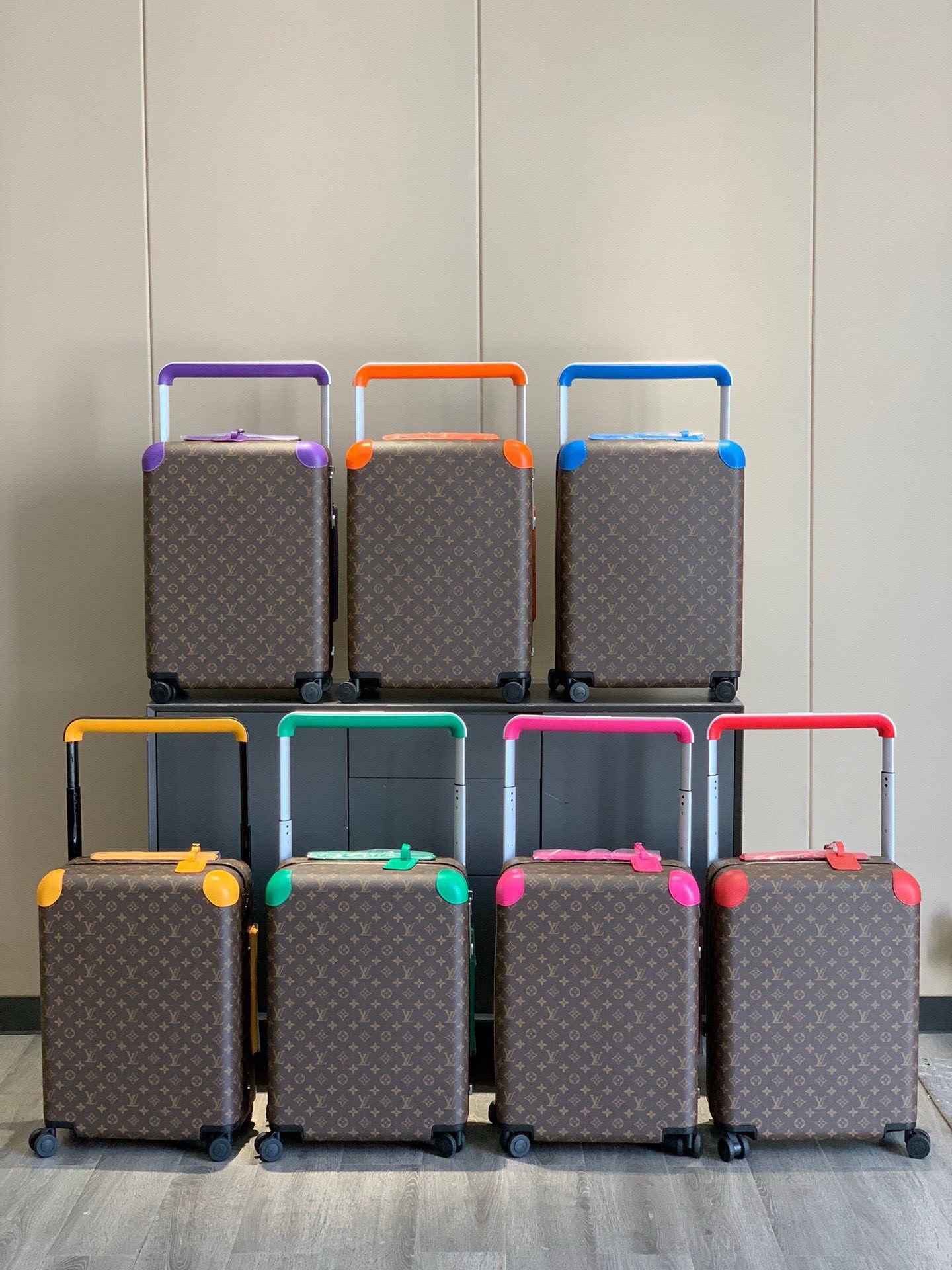 L X V Suitcase Size:55x38x21cm（Multiple colors）