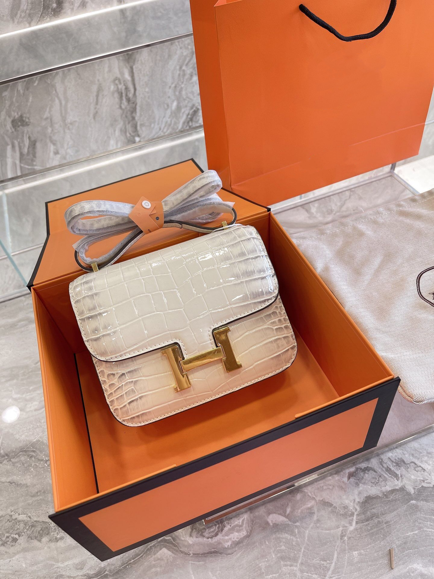 Hermes Constance Mini 19-24