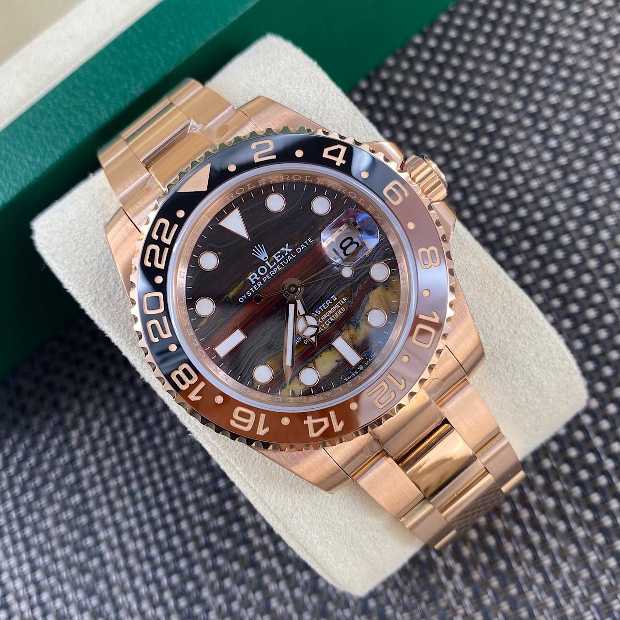 2025 Rolex GMT Master II 18k Everose Gold M126715CHNR 0002 Replica