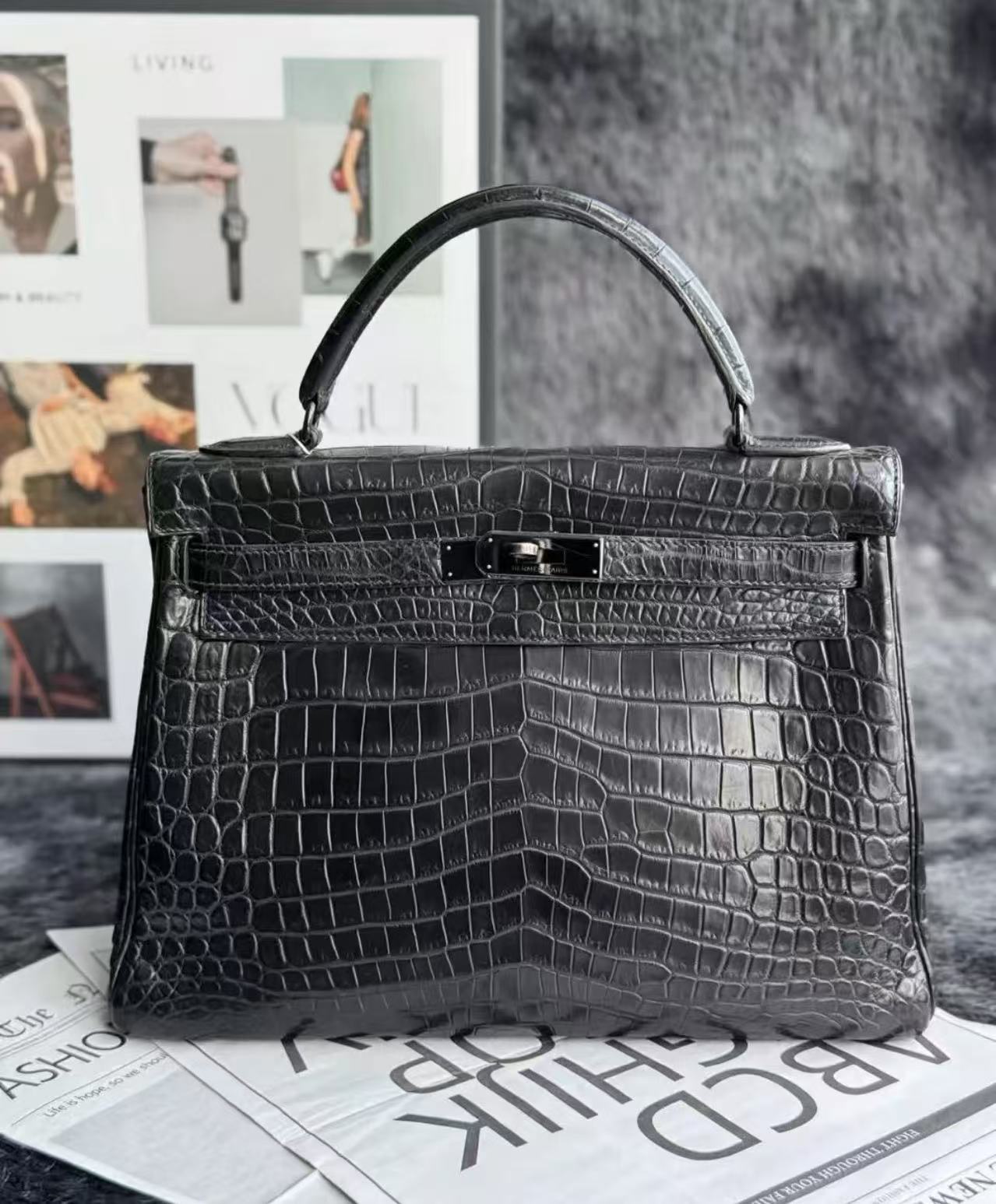 Hermes kelly 28-32cm Nile crocodile, matte black color, black buckle