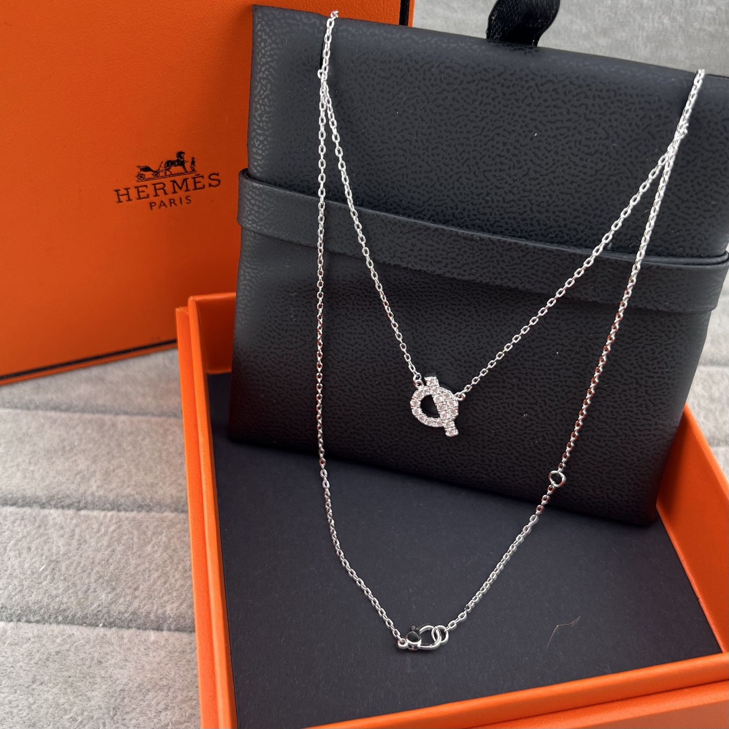 Full Diamond Q Necklace - Artisantouchss