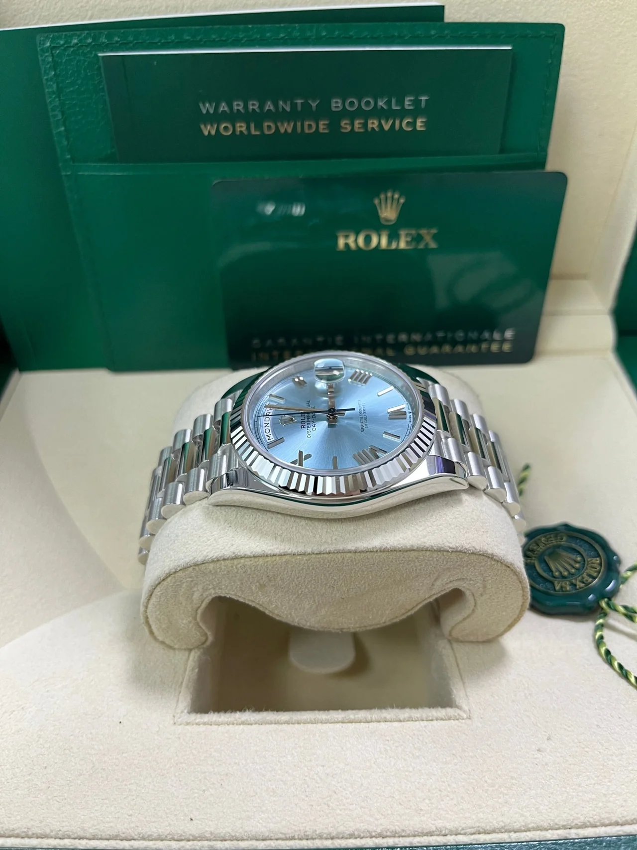 Rolex Day-Date 228236 0012 Fluted Bezel Ice Blue Dial 40MM Mens Replica Watch