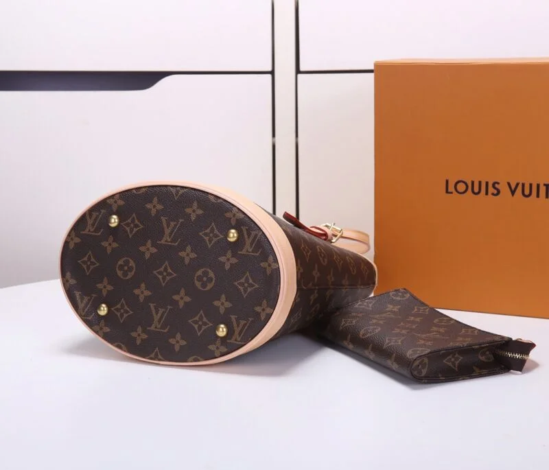 Louis Vuitton Monogram Bucket Pm Tote Bag With Wallet M42238