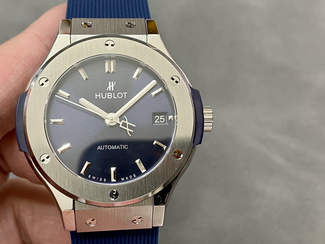 Hublot Classic Fusion 565.NX.1171.RX Lady 38 MM