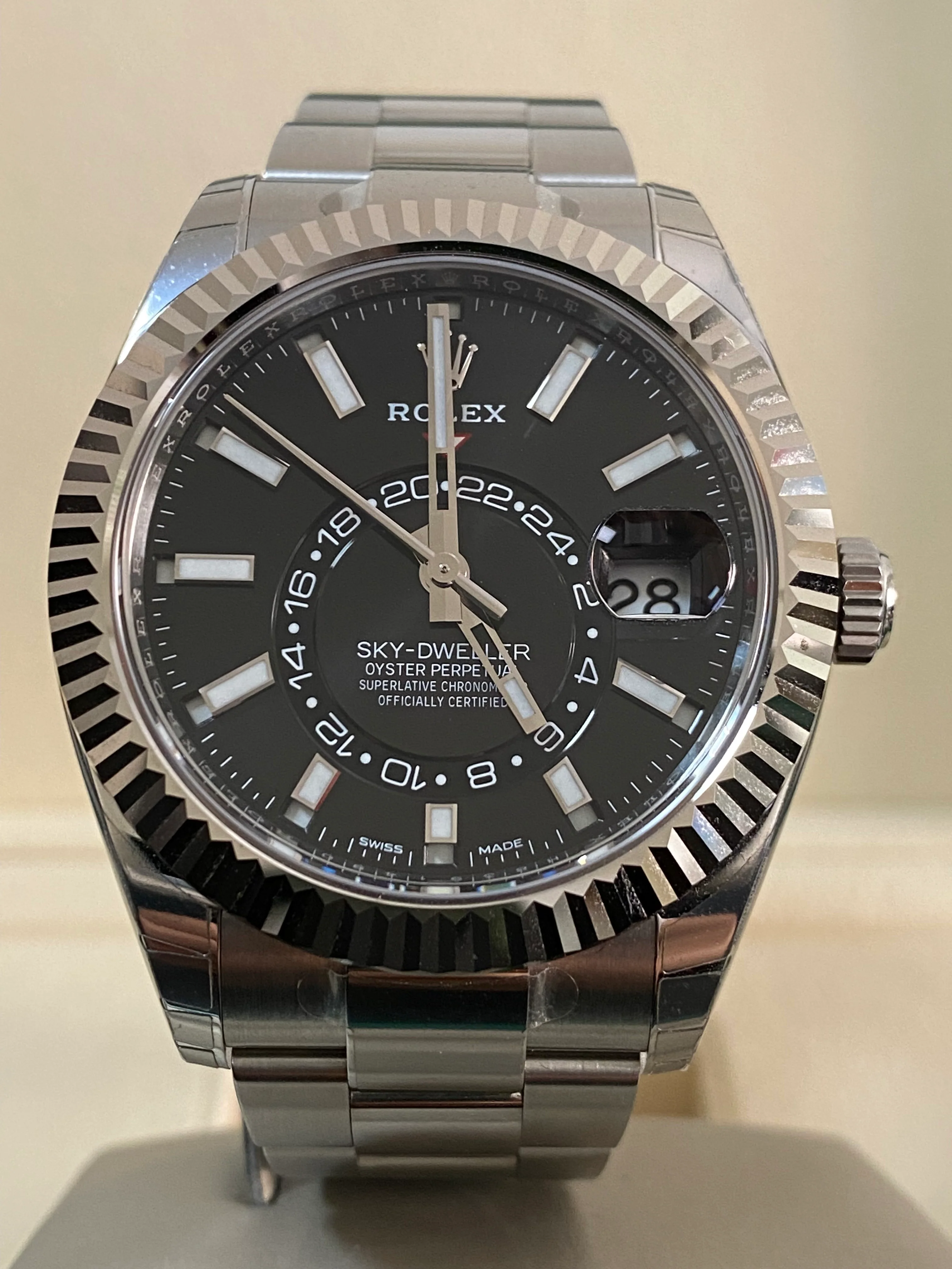 Rolex,Sky-Dweller White Rolesor Sky-Dweller - 2021 - Black Index Dial - Oyster Bracelet - 326934 *FULL STICKERS*