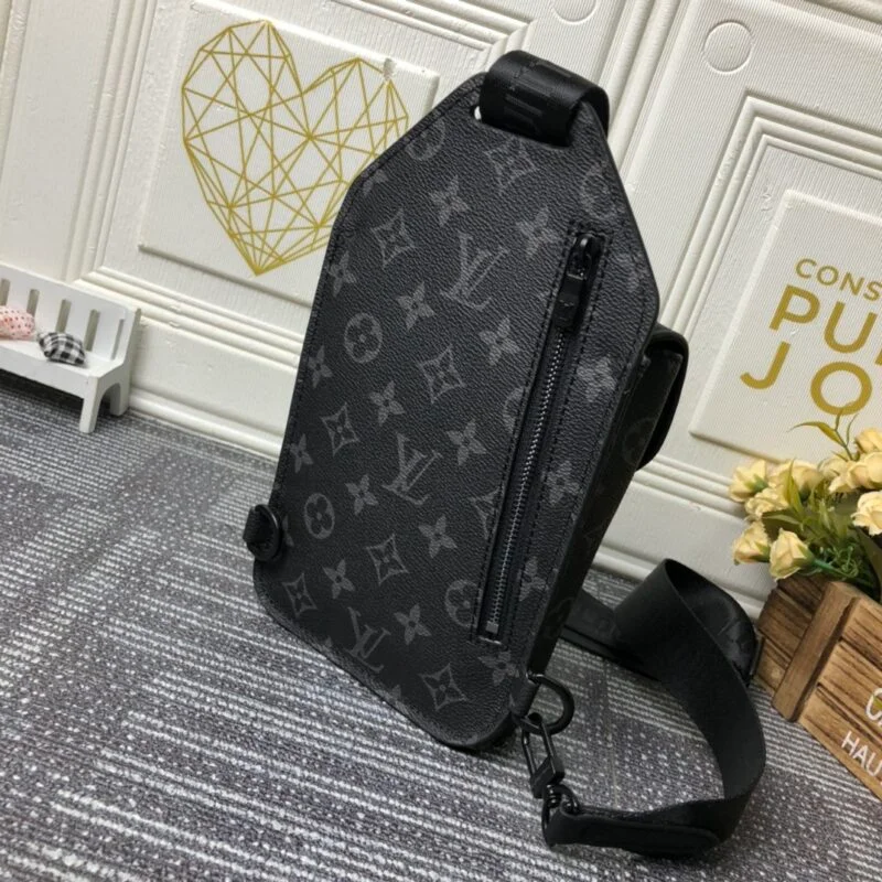 Louis Vuitton Saumur Slingbag M45912