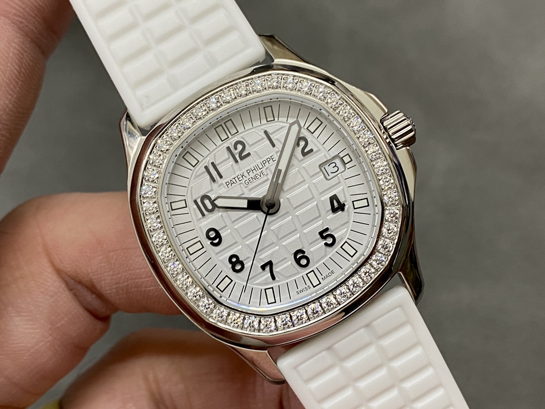 Replica Patek Philippe Aquanaut White 5067A 024 36mm Lady Watch