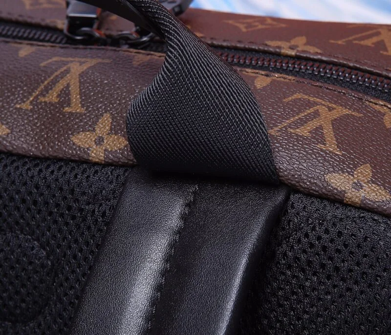Louis Vuitton Dean Backpack M45335