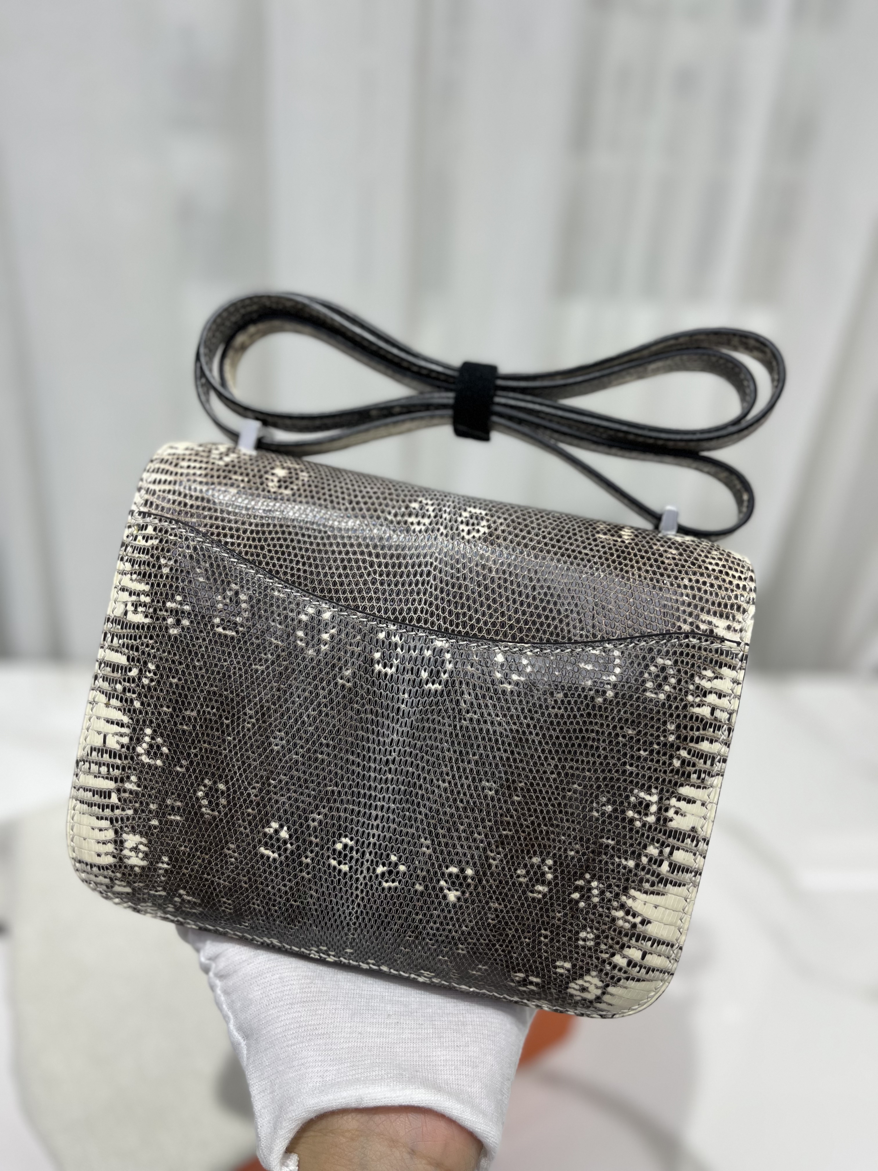 Hermes Constance Mini 19-24