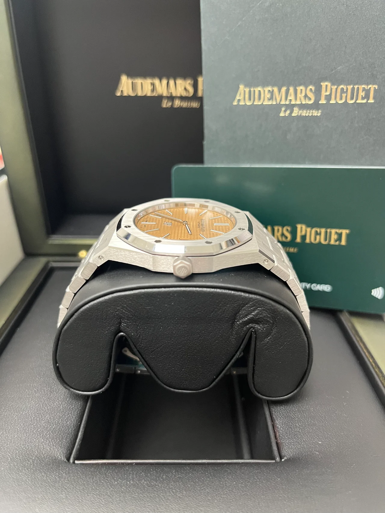 ROYAL OAK “JUMBO” EXTRA-THIN Pink Gold-toned Dial 39mm