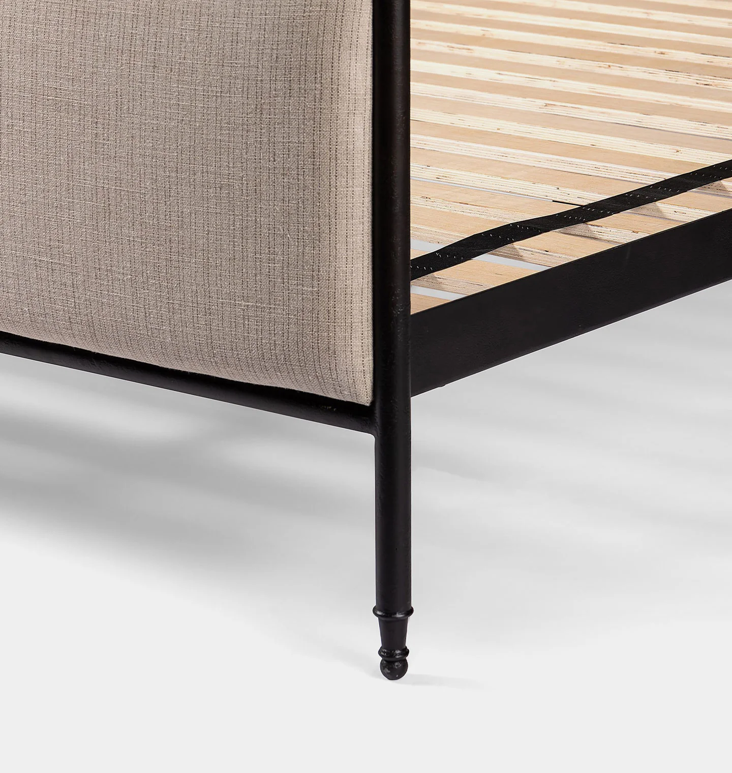 Leyla Bed