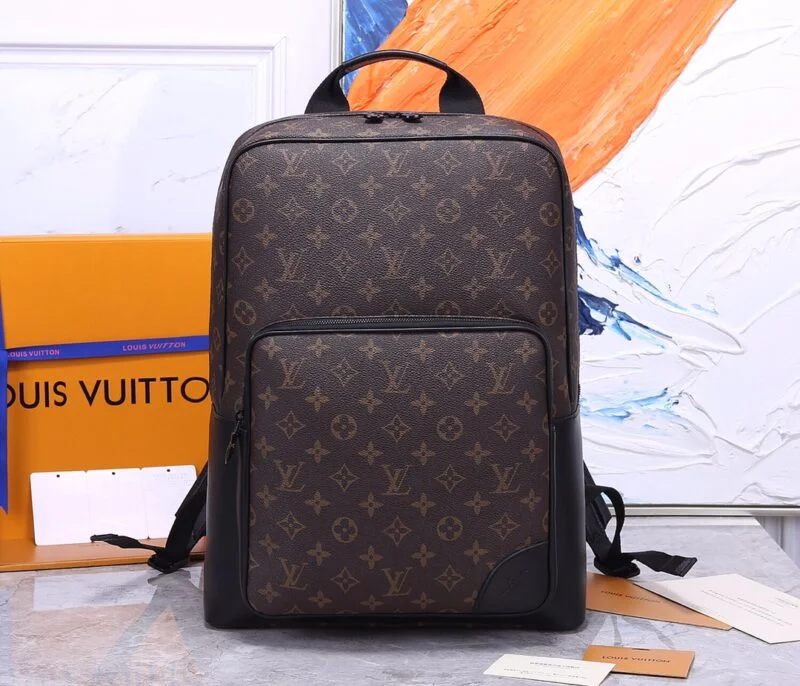 Louis Vuitton Dean Backpack M45335