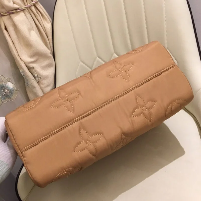 Louis Vuitton Onthego Gm Tote Bag- Beige