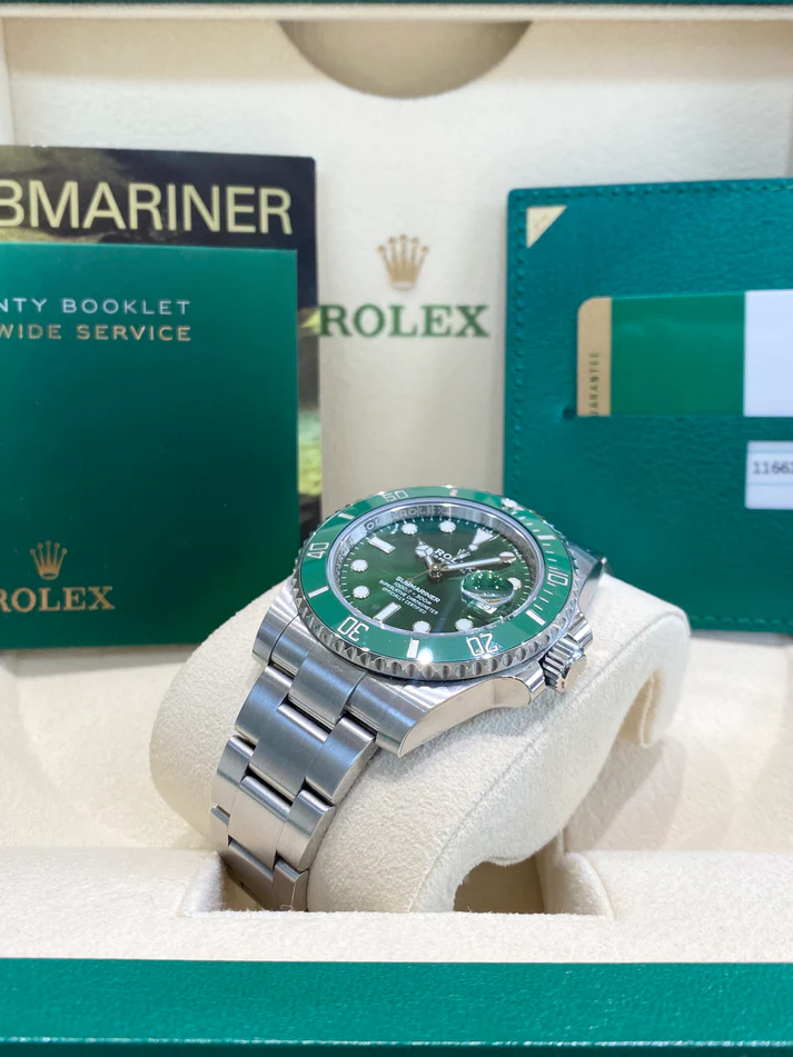 Rolex Submariner Date 116610LV Stainless Steel Oyster 40MM Green Dial Mens Replica Watch