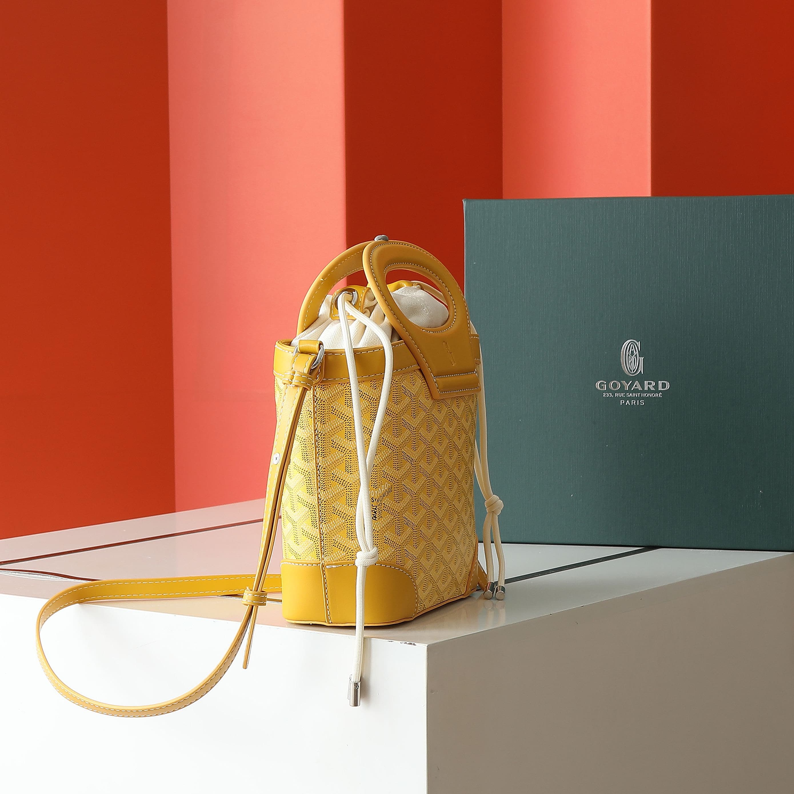 Goyard Beluga Shoulder Bags Size 23*18.5*8cm