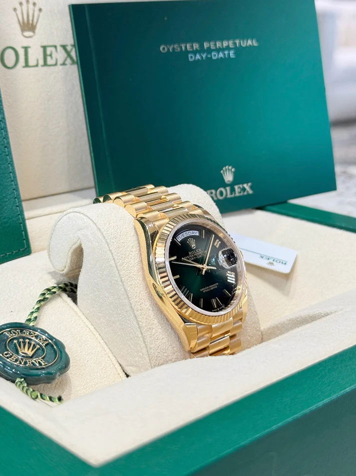 Rolex 2024 Day-Date m128238-0118 Green Dial Yellow Gold Bracelet