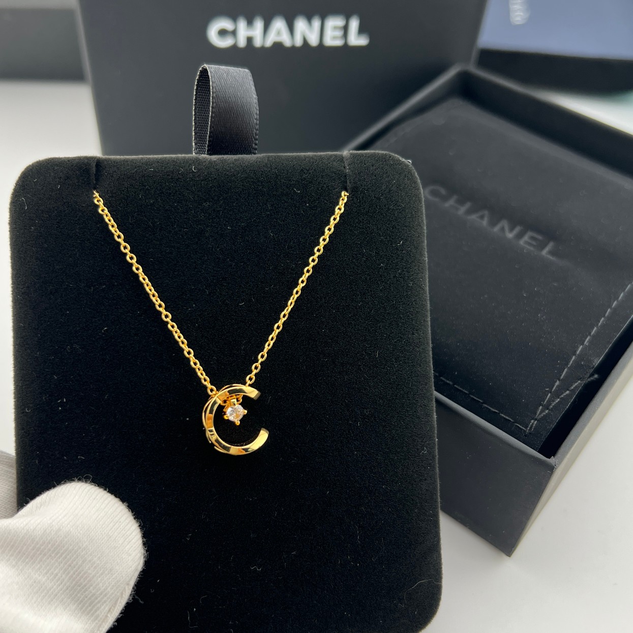 Diamond-patterned diamond-encrusted bone chain - Artisantouchss