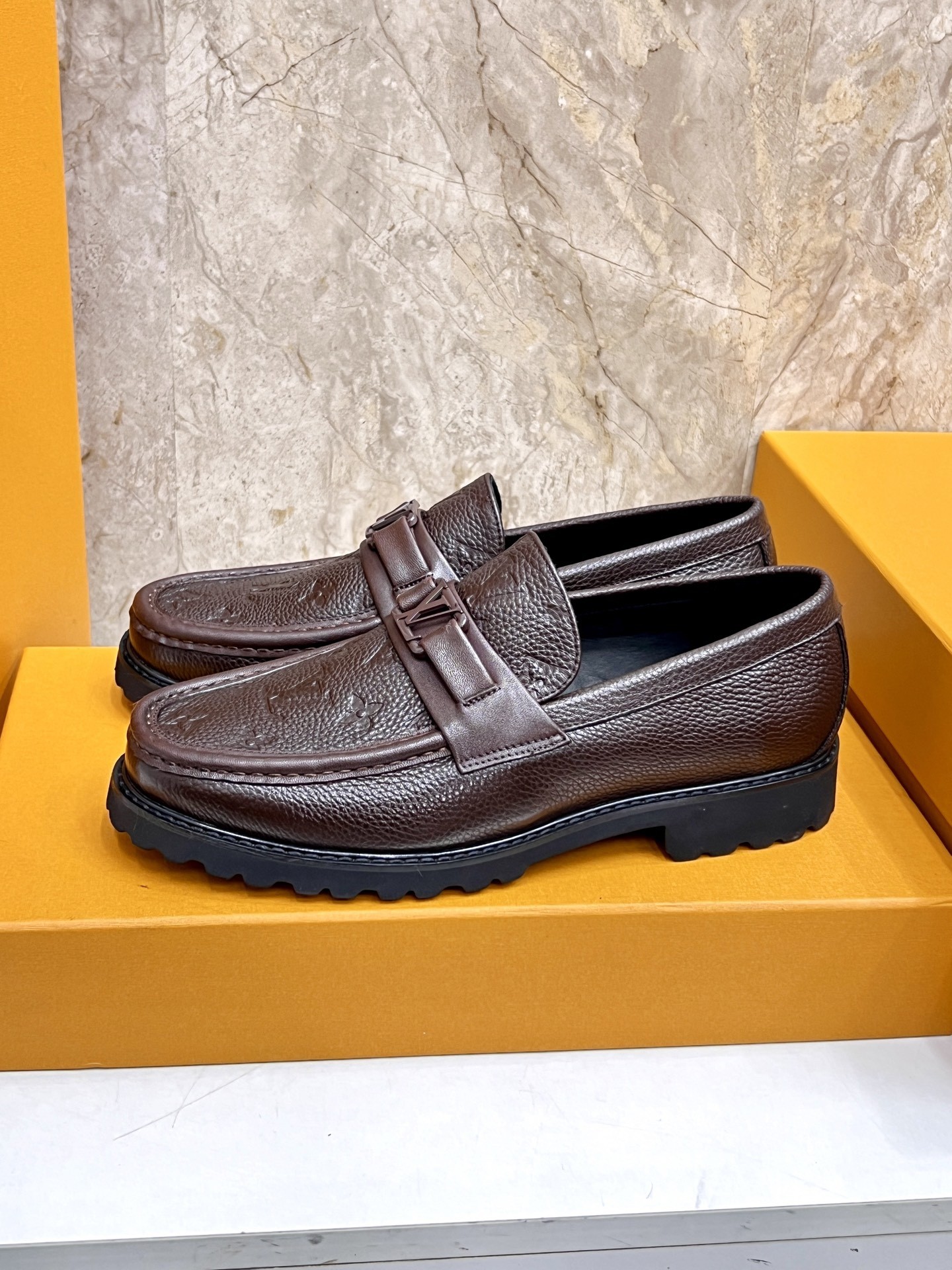 L X V Men's new high qualityLoafers detail 2
